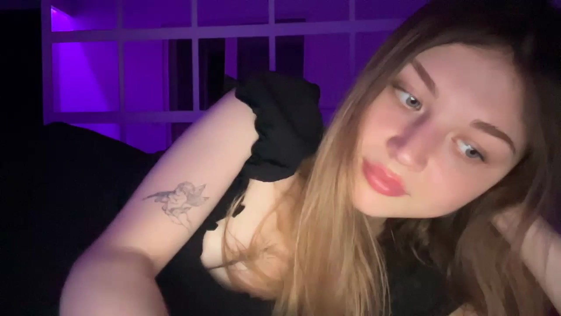 Gallery image thumbnail from Coconut_dream's myfreecams stream on, 07/21/2023, 20:01 image 7 of 20