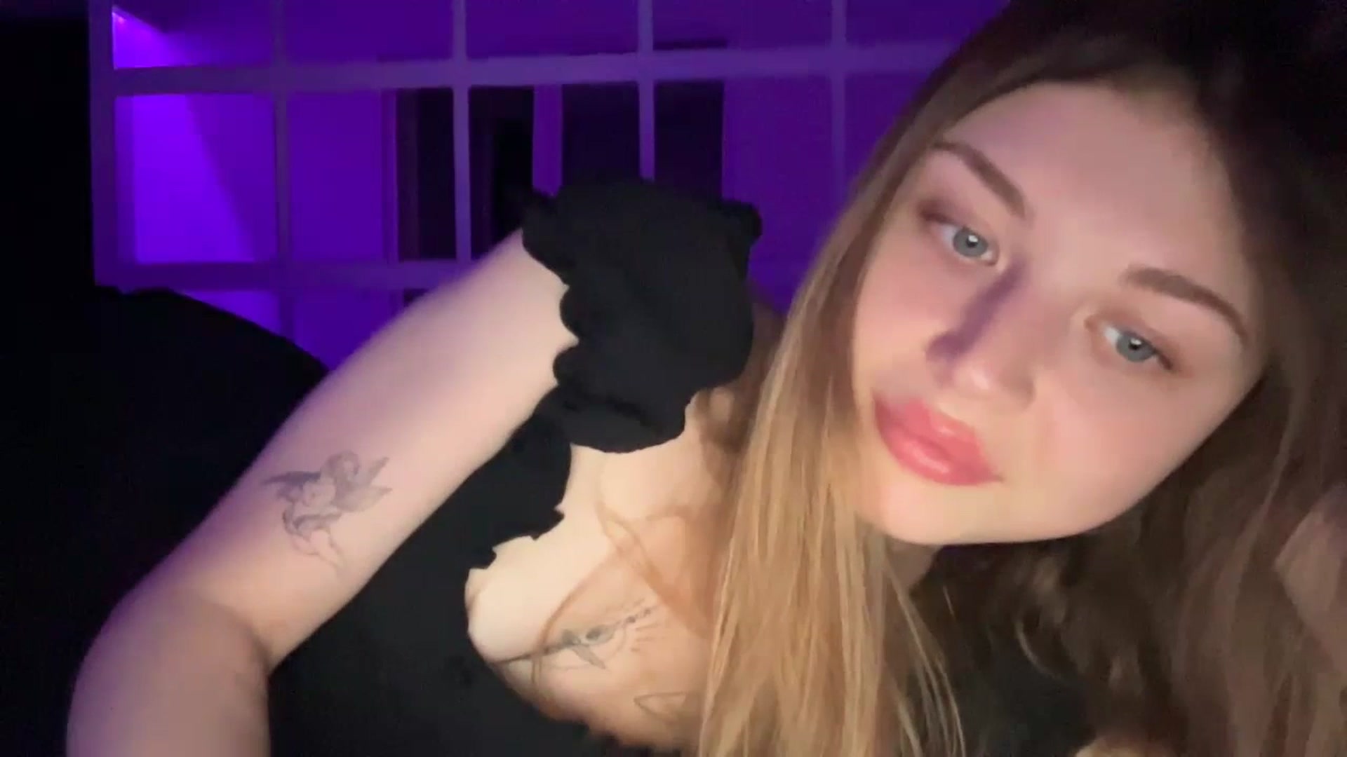 Gallery image thumbnail from Coconut_dream's myfreecams stream on, 07/21/2023, 20:01 image 11 of 20