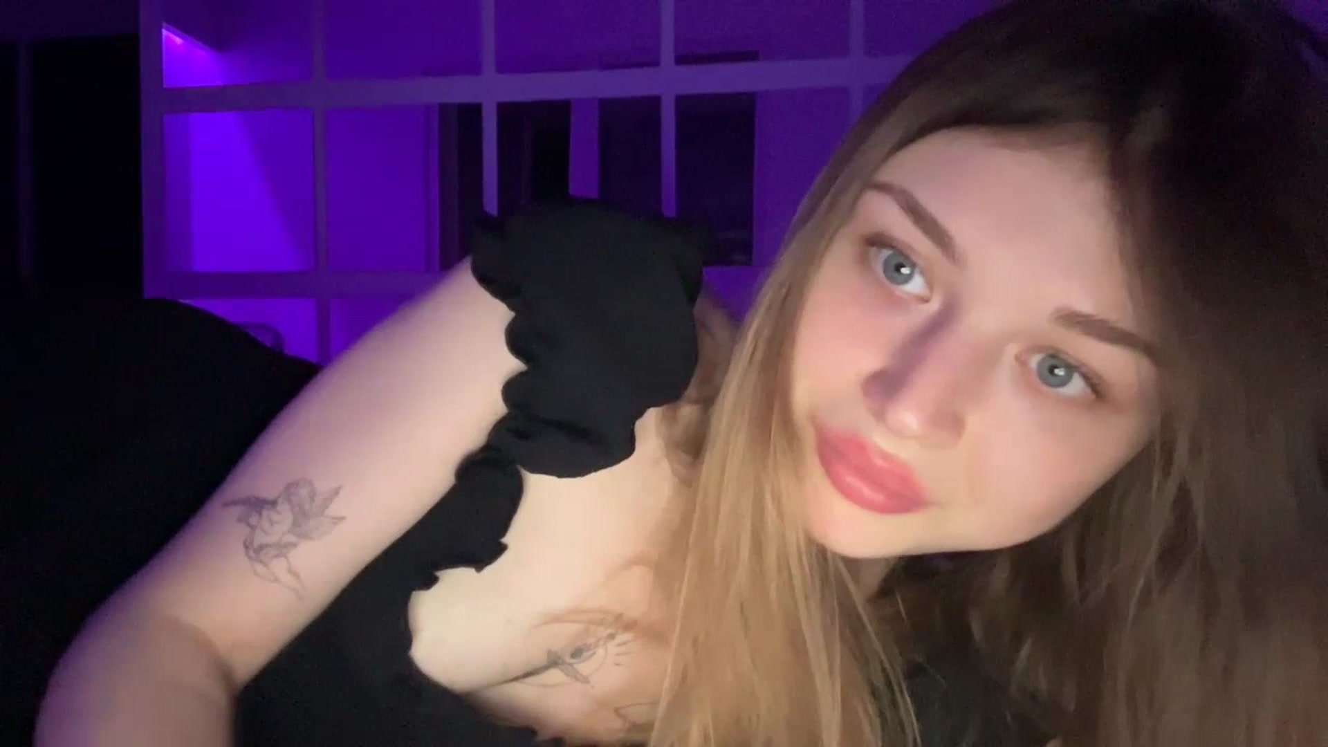 Gallery image thumbnail from Coconut_dream's myfreecams stream on, 07/21/2023, 20:01 image 17 of 20