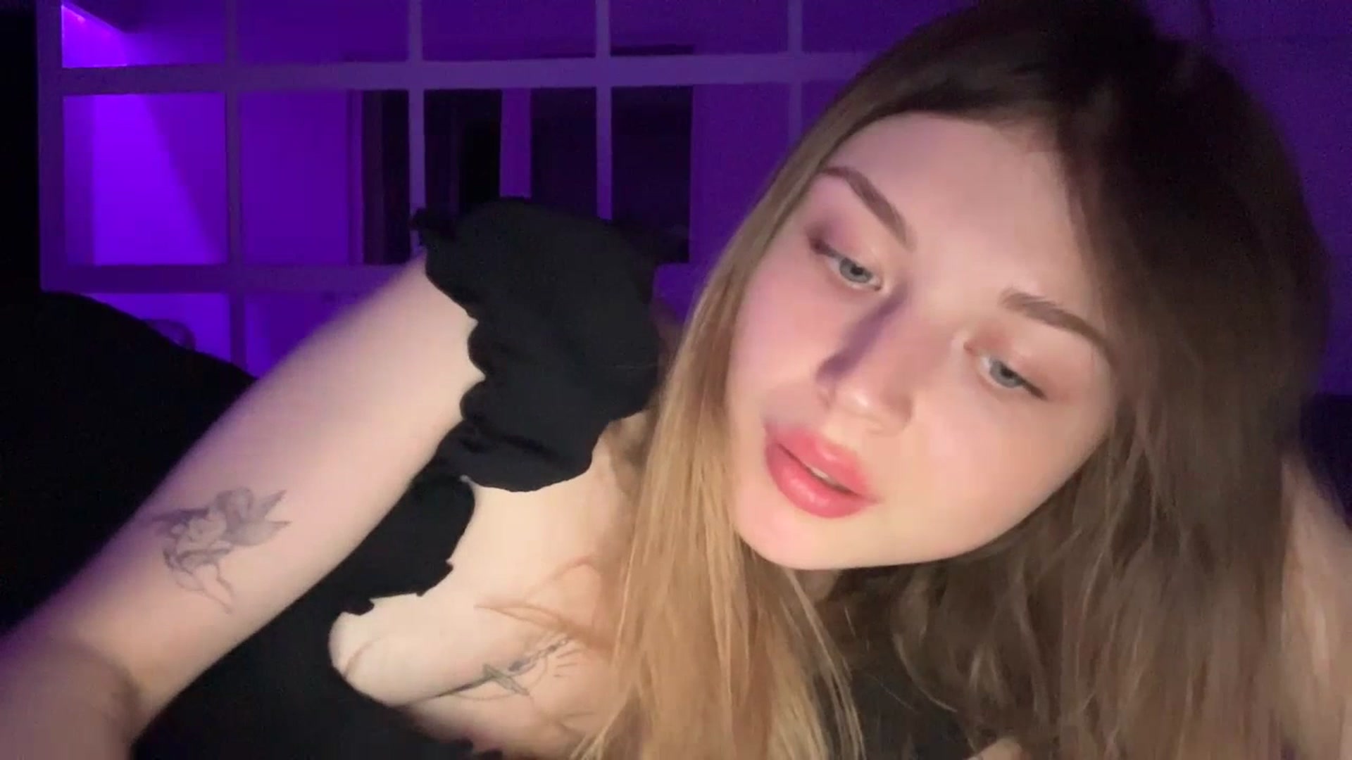 Gallery image thumbnail from Coconut_dream's myfreecams stream on, 07/21/2023, 20:01 image 15 of 20