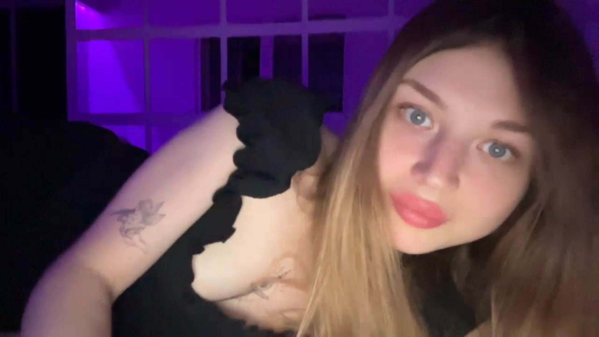 Gallery image thumbnail from Coconut_dream's myfreecams stream on, 07/21/2023, 20:01 image 20 of 20