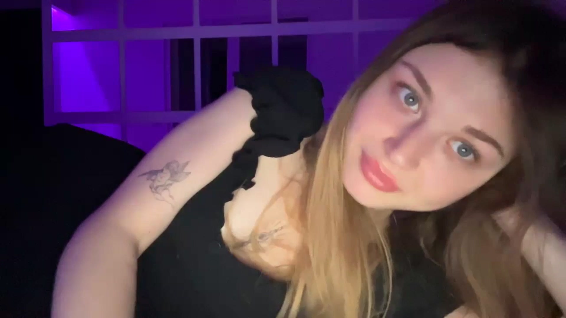 Gallery image thumbnail from Coconut_dream's myfreecams stream on, 07/21/2023, 20:01 image 8 of 20