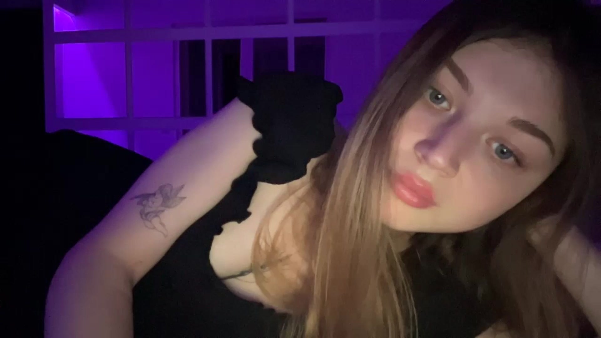 Gallery image thumbnail from Coconut_dream's myfreecams stream on, 07/21/2023, 20:01 image 6 of 20