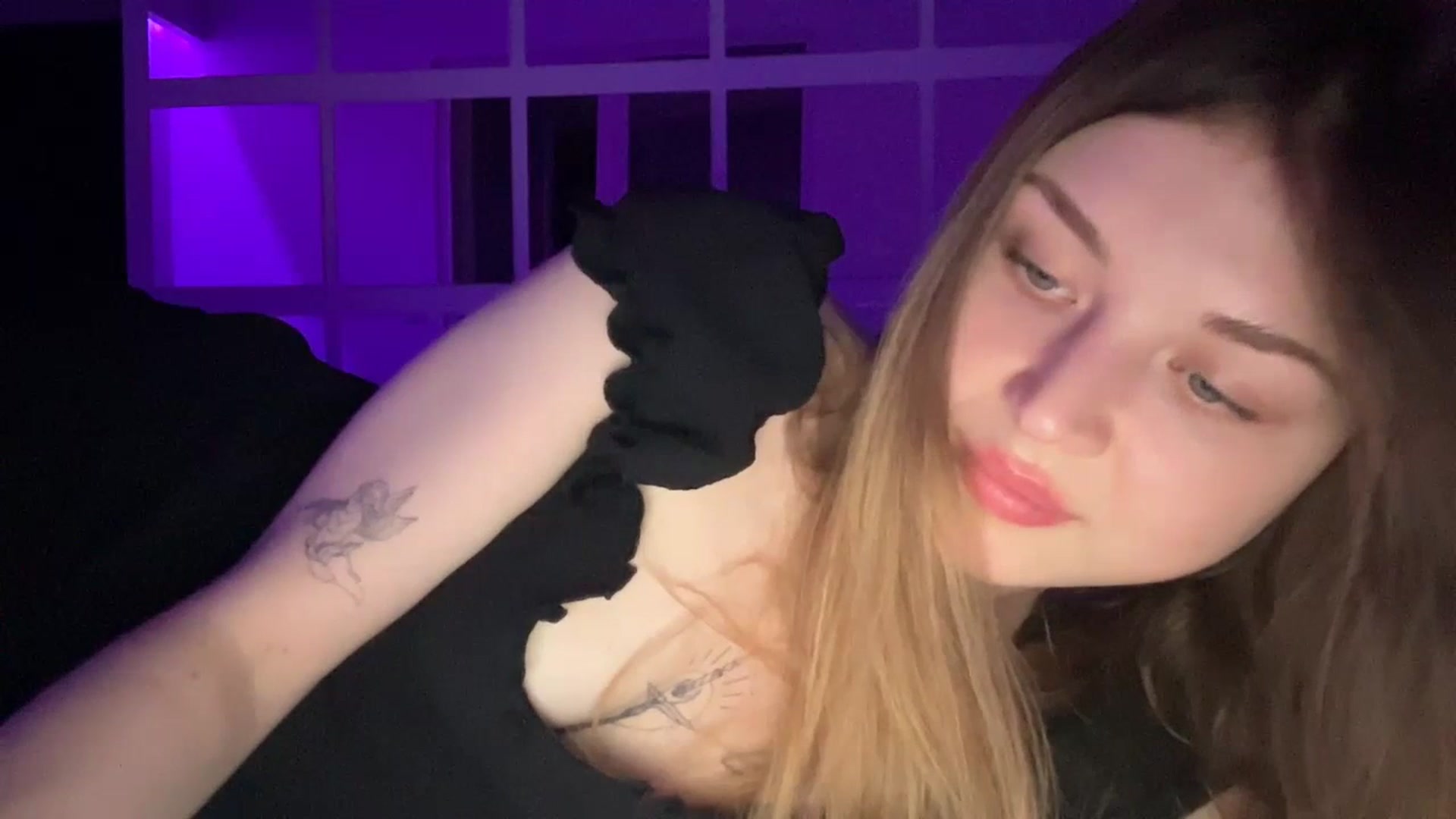 Gallery image thumbnail from Coconut_dream's myfreecams stream on, 07/21/2023, 20:01 image 12 of 20