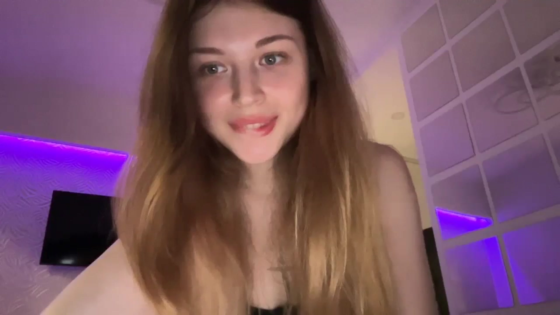 Gallery image thumbnail from Coconut_dream's myfreecams stream on, 07/29/2023, 18:04 image 10 of 20