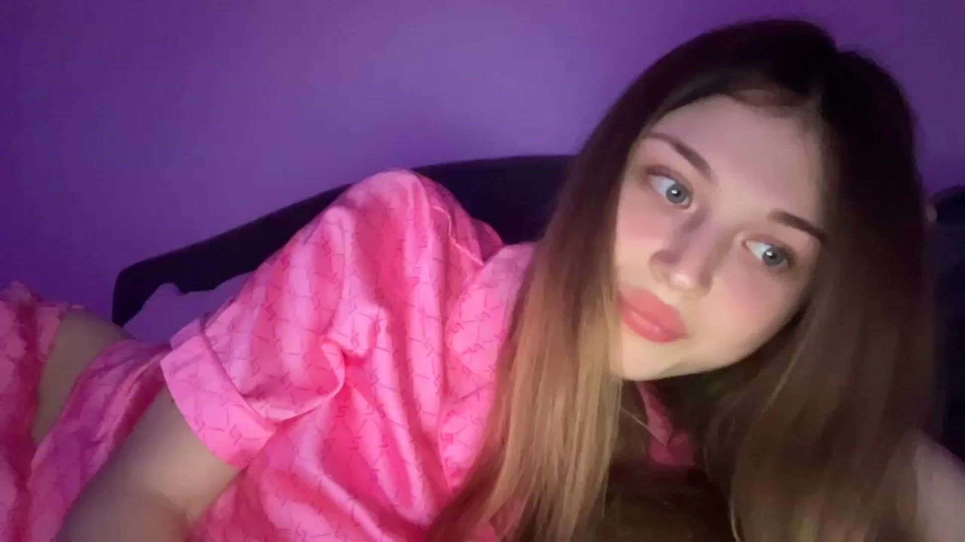 Gallery image thumbnail from Coconut_dream's myfreecams stream on, 07/31/2023, 20:27 image 7 of 20