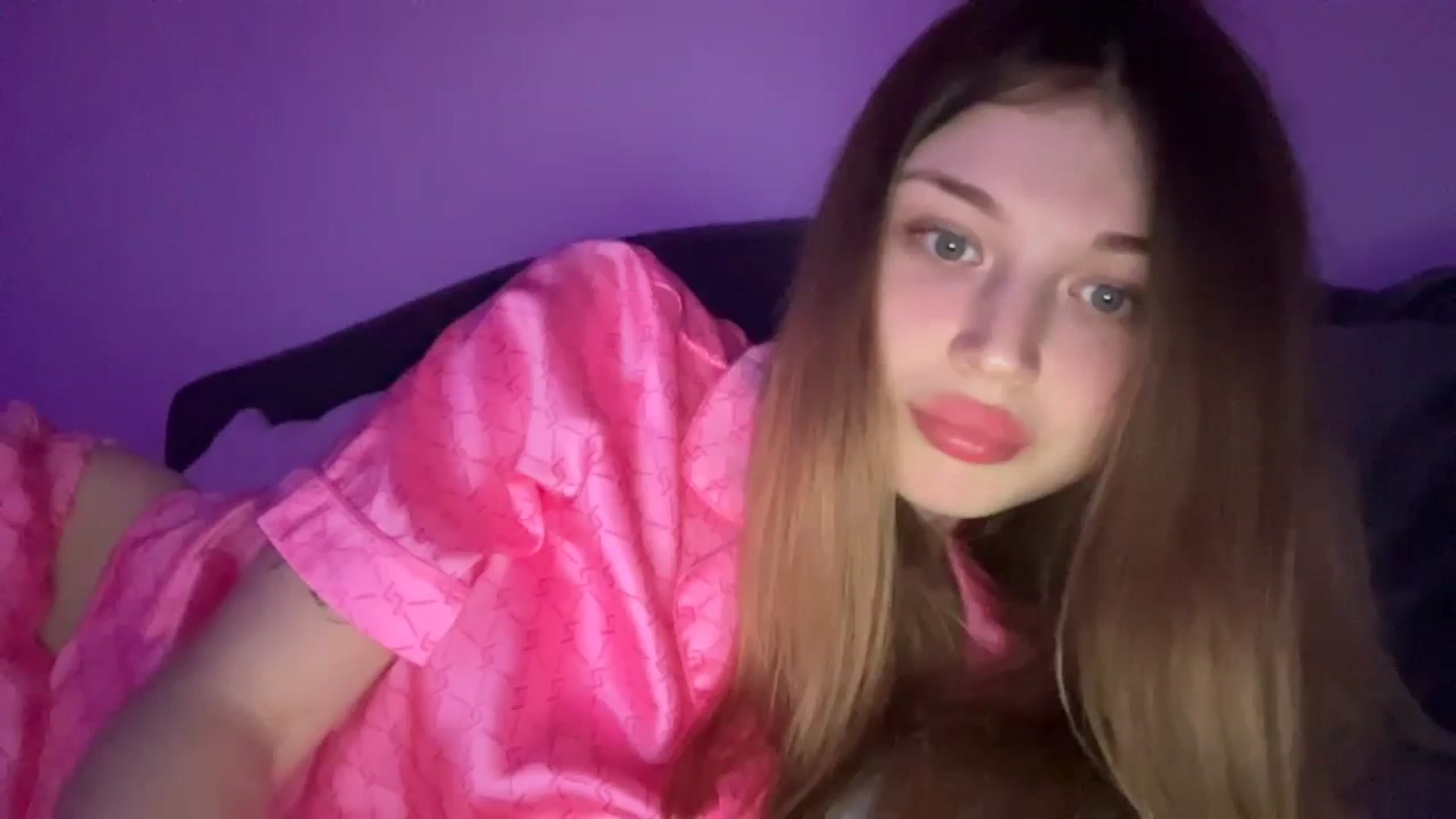 Gallery image thumbnail from Coconut_dream's myfreecams stream on, 07/31/2023, 20:27 image 3 of 20