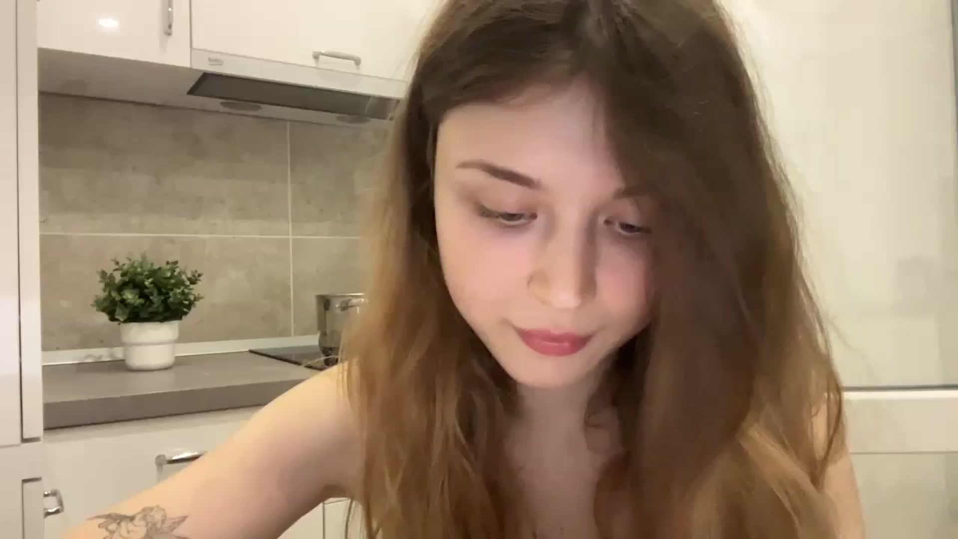 Gallery image thumbnail from Coconut_dream's myfreecams stream on, 08/03/2023, 16:55 image 14 of 20