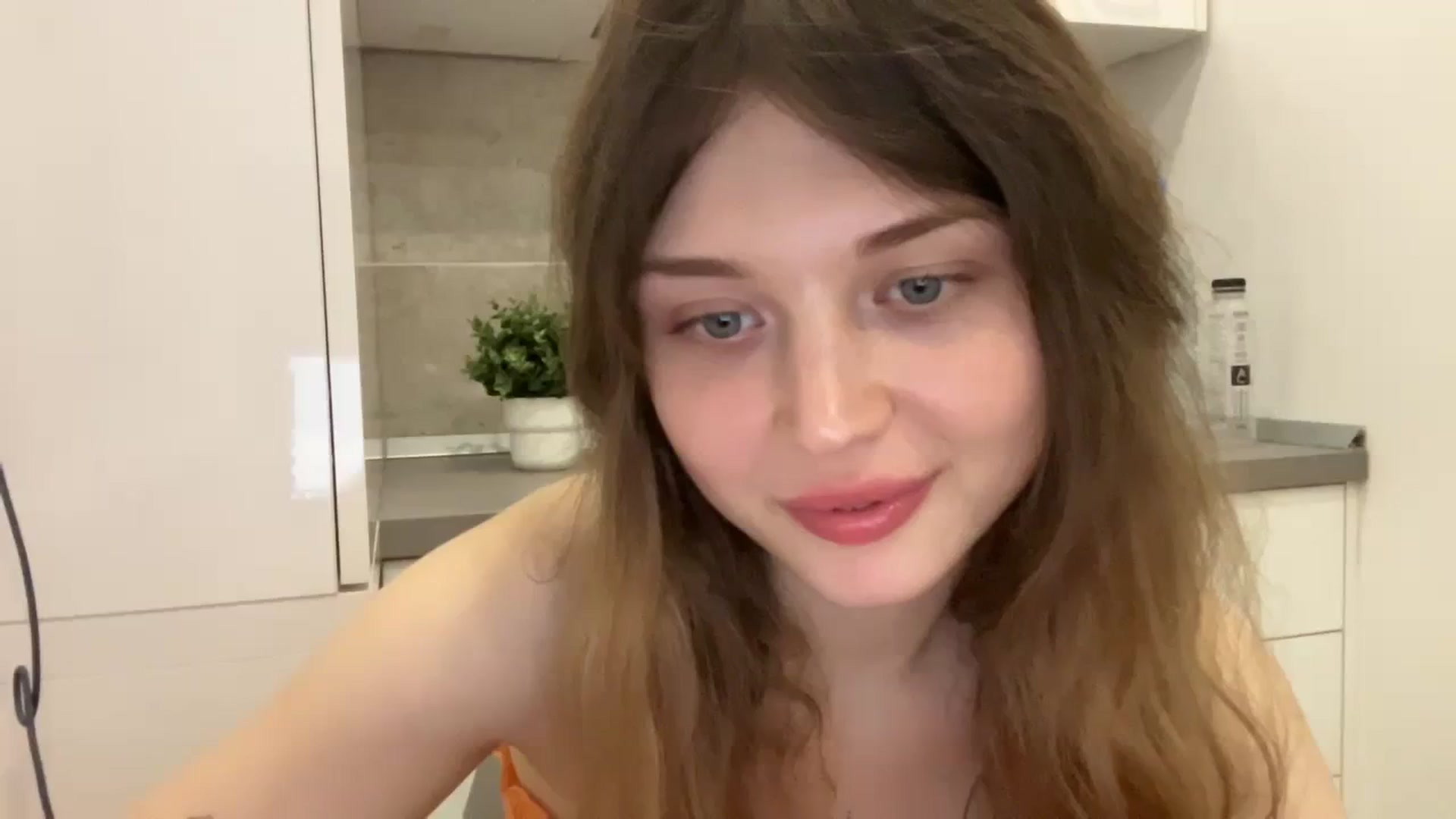 Gallery image thumbnail from Coconut_dream's myfreecams stream on, 08/03/2023, 19:31 image 5 of 20