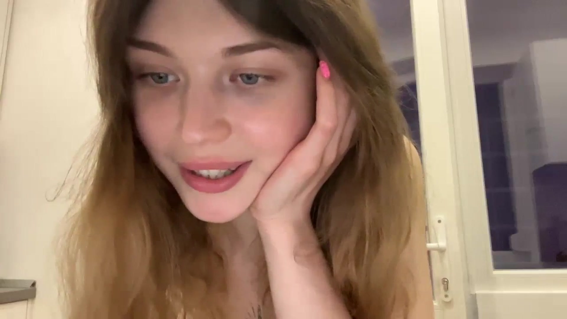 Gallery image thumbnail from Coconut_dream's myfreecams stream on, 08/03/2023, 19:31 image 12 of 20