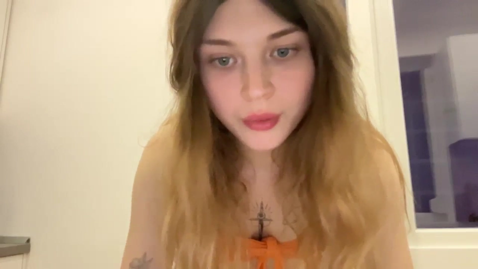 Gallery image thumbnail from Coconut_dream's myfreecams stream on, 08/03/2023, 19:31 image 18 of 20