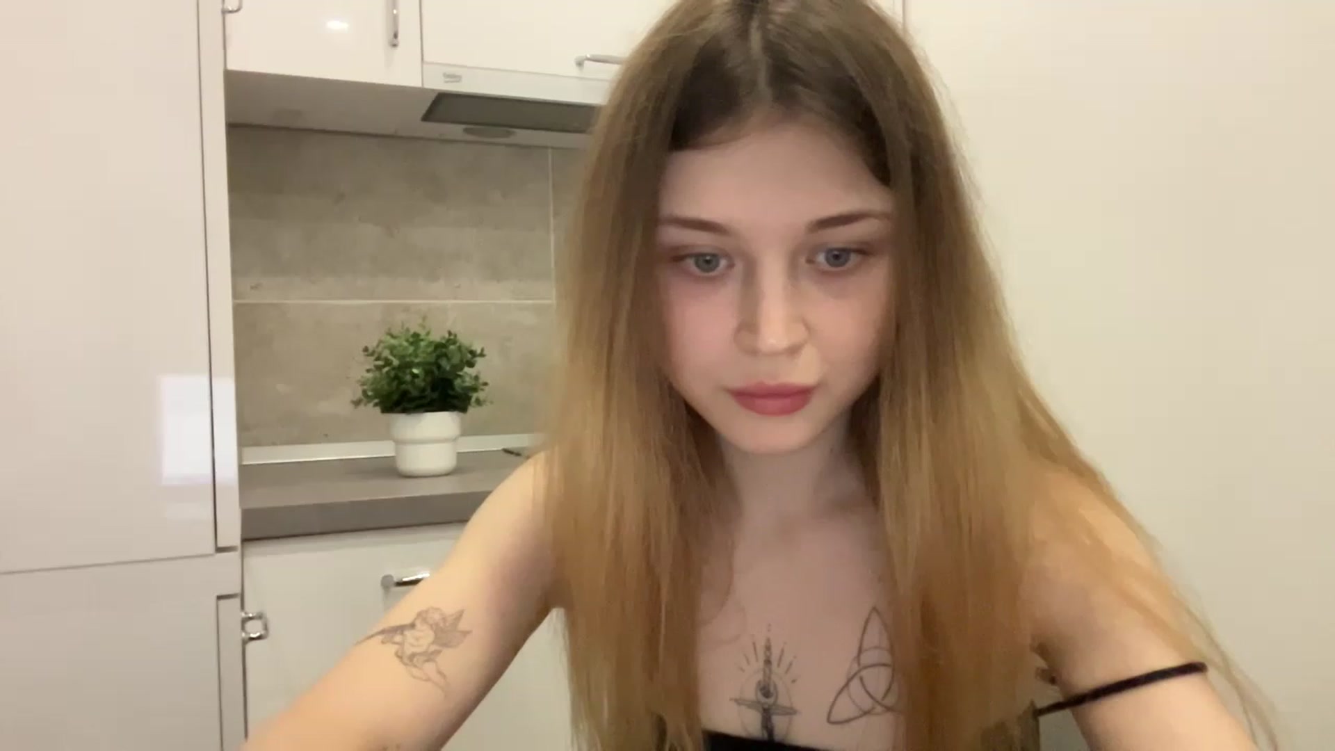 Gallery image thumbnail from Coconut_dream's myfreecams stream on, 08/04/2023, 14:00 image 19 of 20