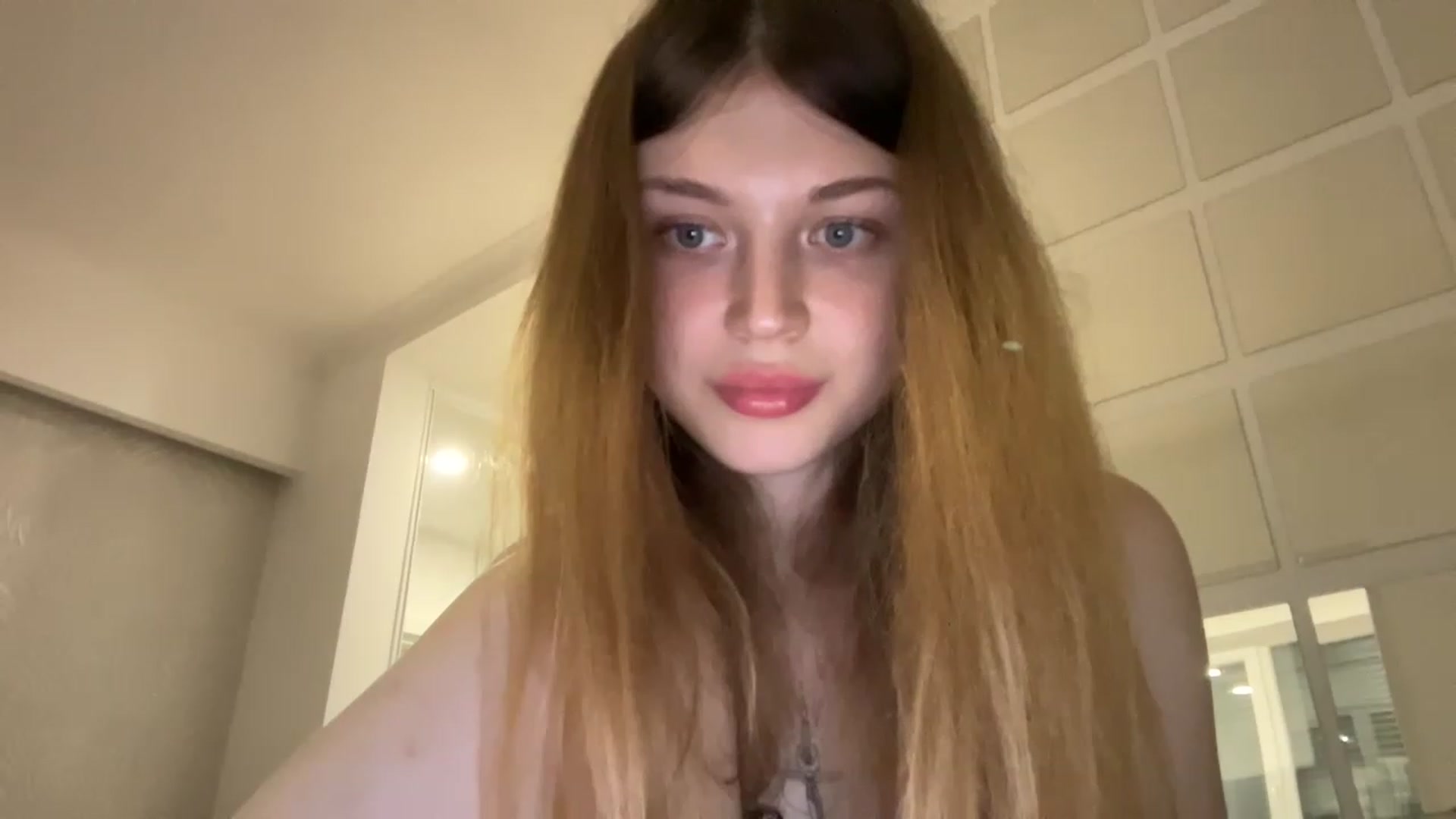 Gallery image thumbnail from Coconut_dream's myfreecams stream on, 08/05/2023, 18:37 image 5 of 20
