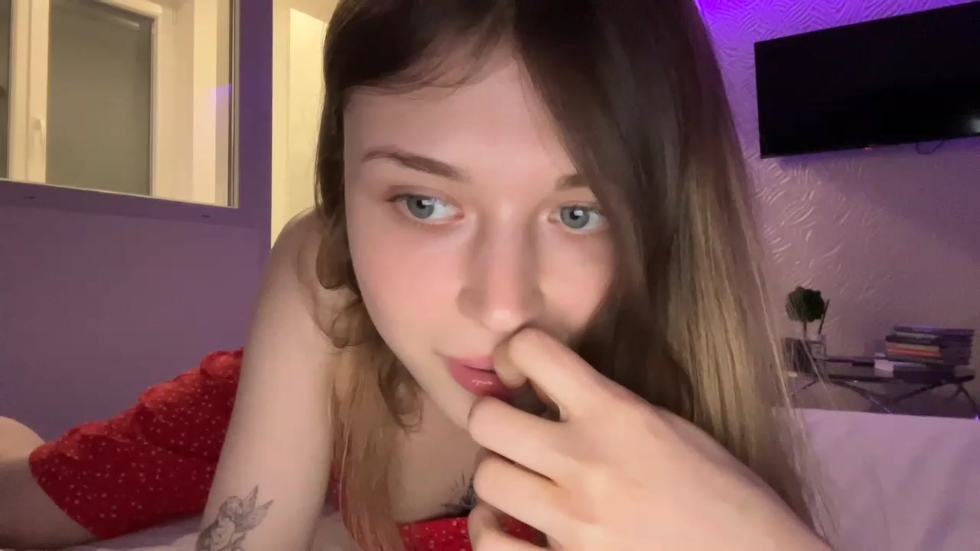 Gallery image thumbnail from Coconut_dream's myfreecams stream on, 08/07/2023, 16:14 image 20 of 20