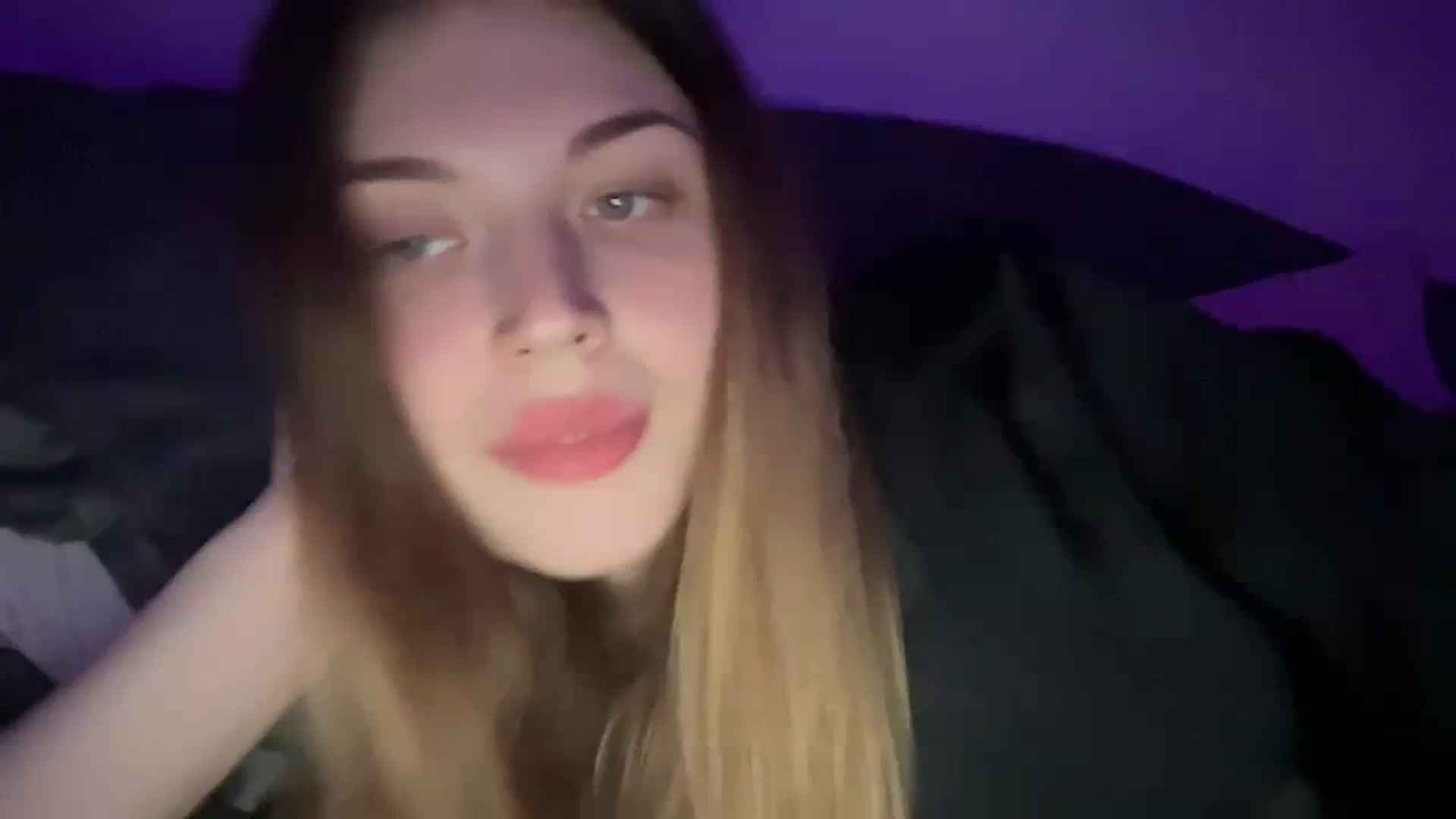 Gallery image thumbnail from Coconut_dream's myfreecams stream on, 08/09/2023, 20:25 image 12 of 20