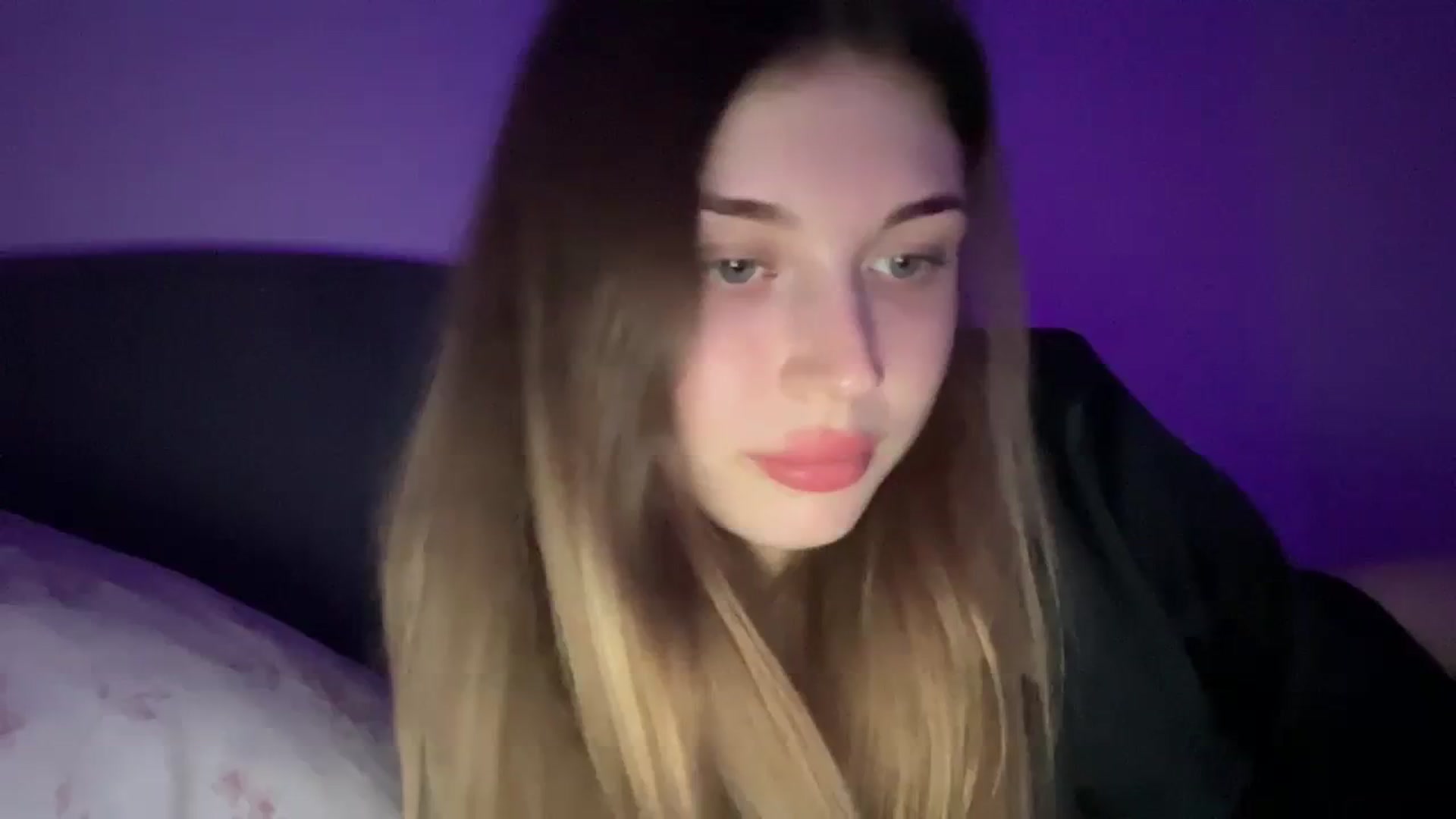 Gallery image thumbnail from Coconut_dream's myfreecams stream on, 08/09/2023, 20:25 image 6 of 20