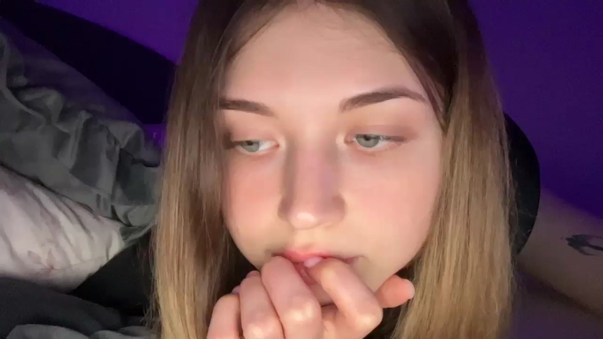 Gallery image thumbnail from Coconut_dream's myfreecams stream on, 08/09/2023, 20:25 image 16 of 20