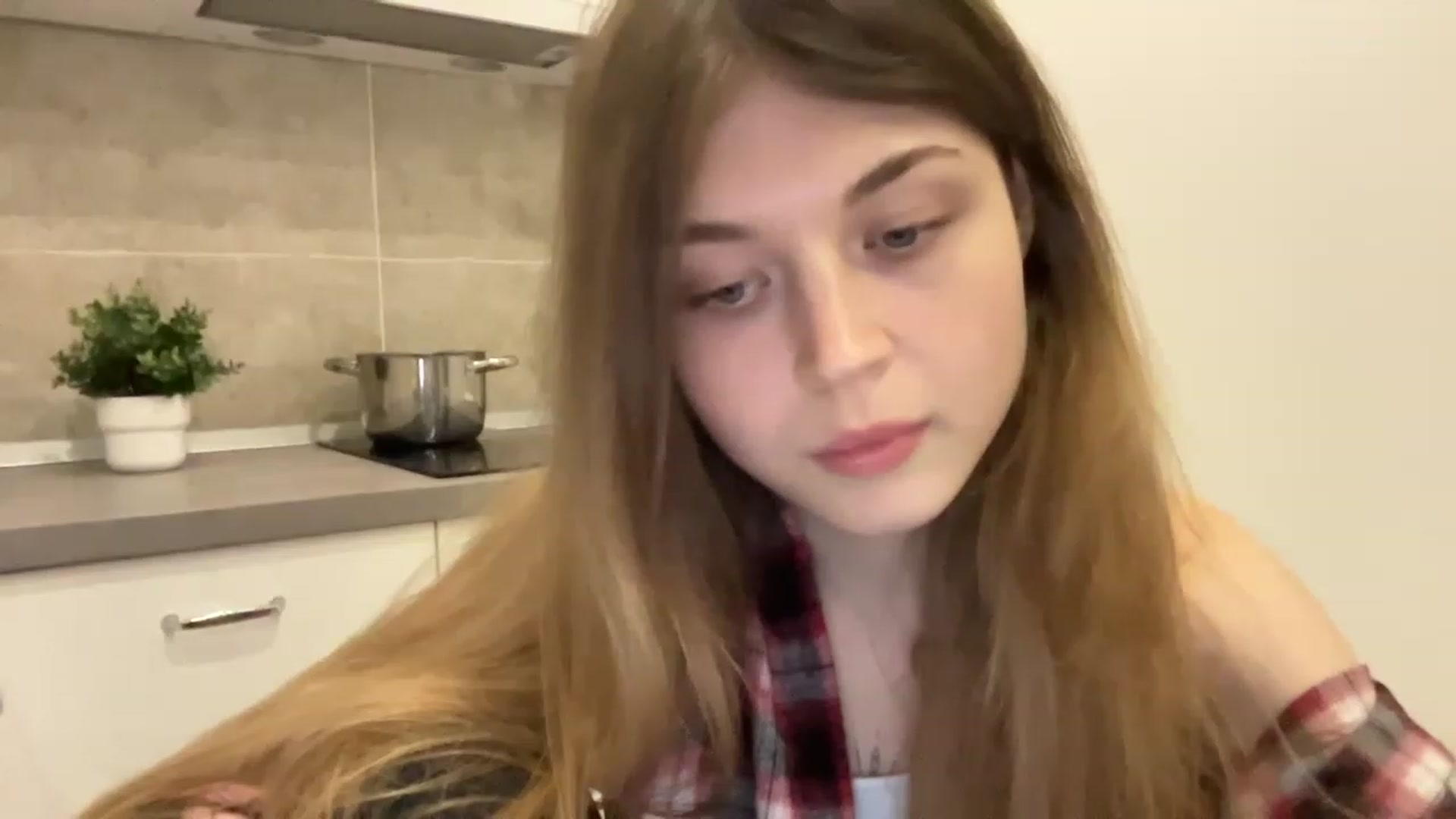 Gallery image thumbnail from Coconut_dream's myfreecams stream on, 08/10/2023, 17:52 image 14 of 20