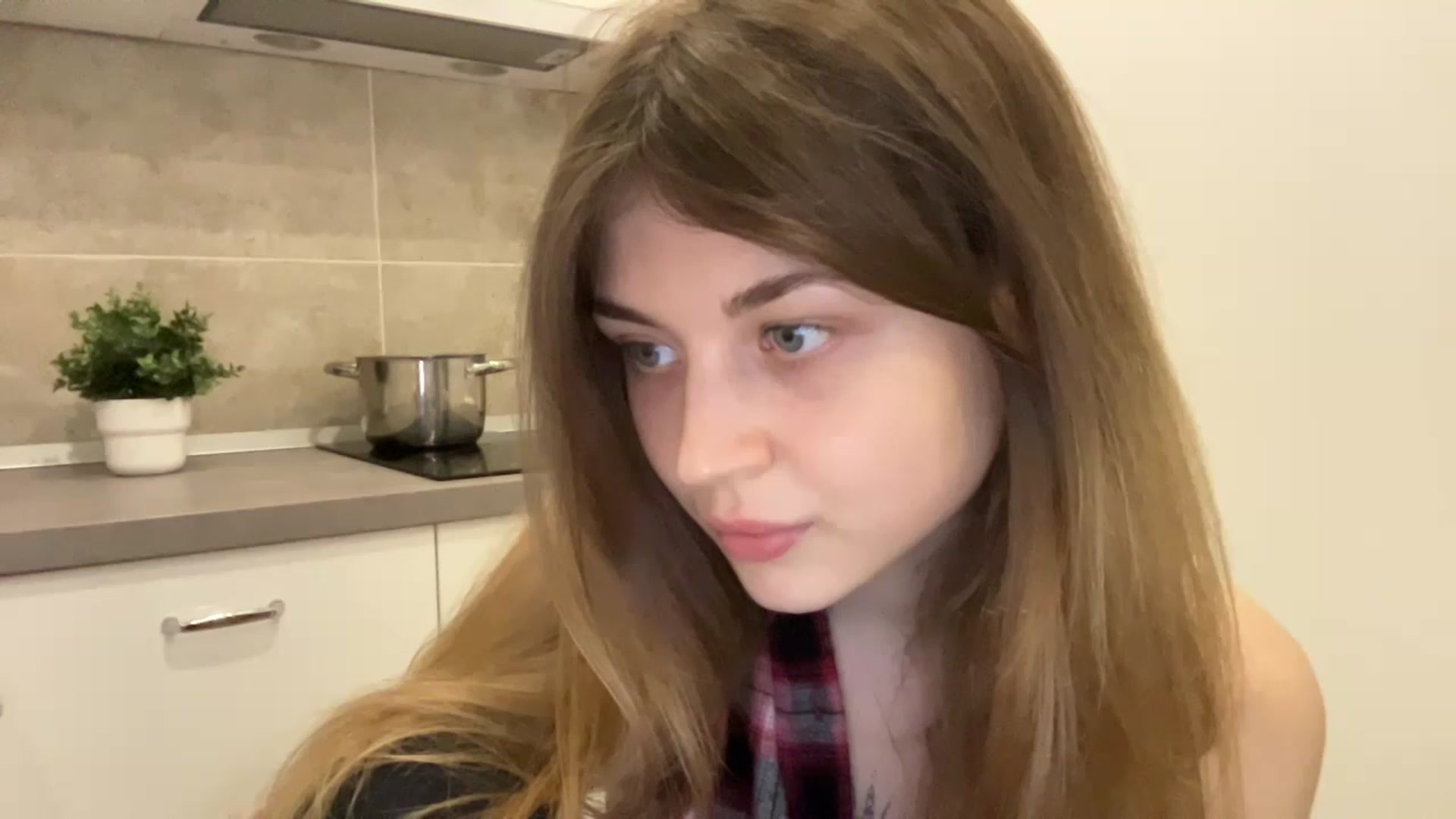 Gallery image thumbnail from Coconut_dream's myfreecams stream on, 08/10/2023, 17:52 image 15 of 20