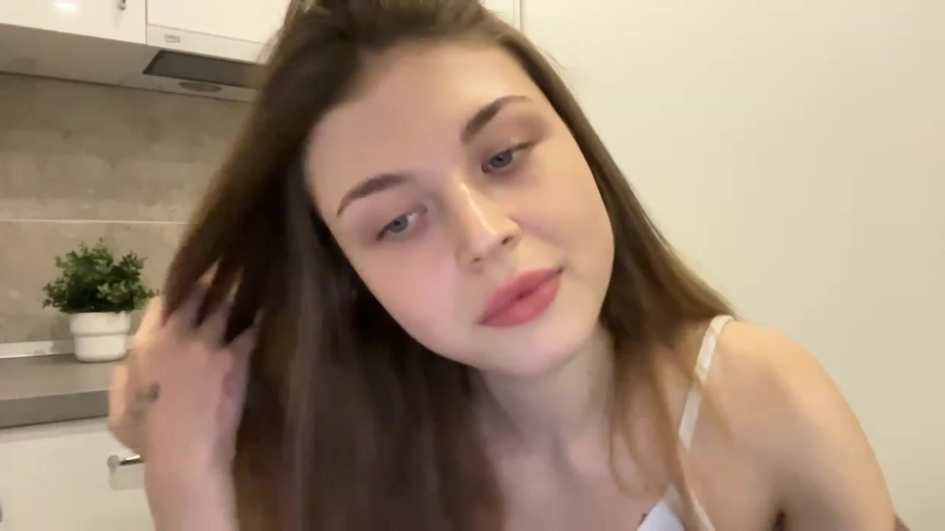 Gallery image thumbnail from Coconut_dream's myfreecams stream on, 08/10/2023, 17:52 image 3 of 20