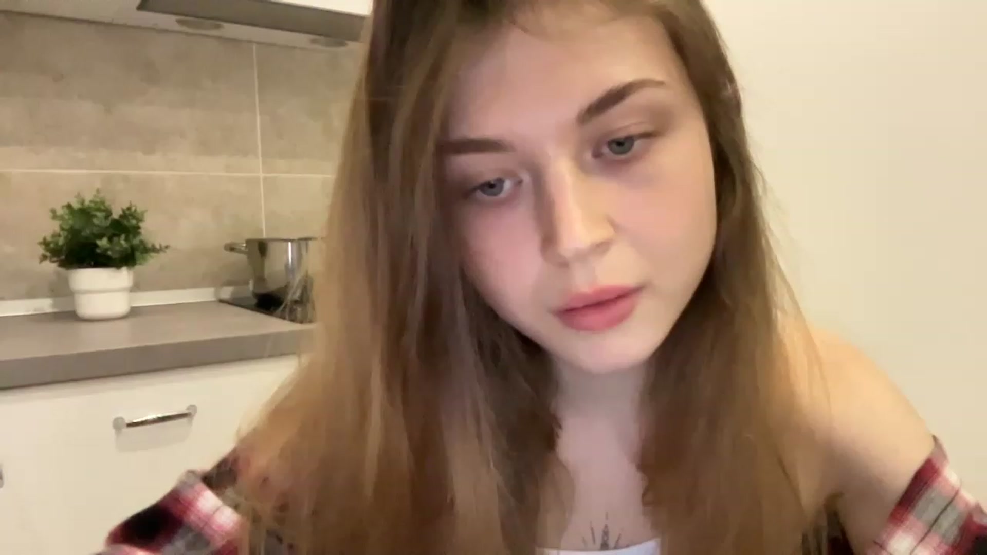 Gallery image thumbnail from Coconut_dream's myfreecams stream on, 08/10/2023, 17:52 image 6 of 20