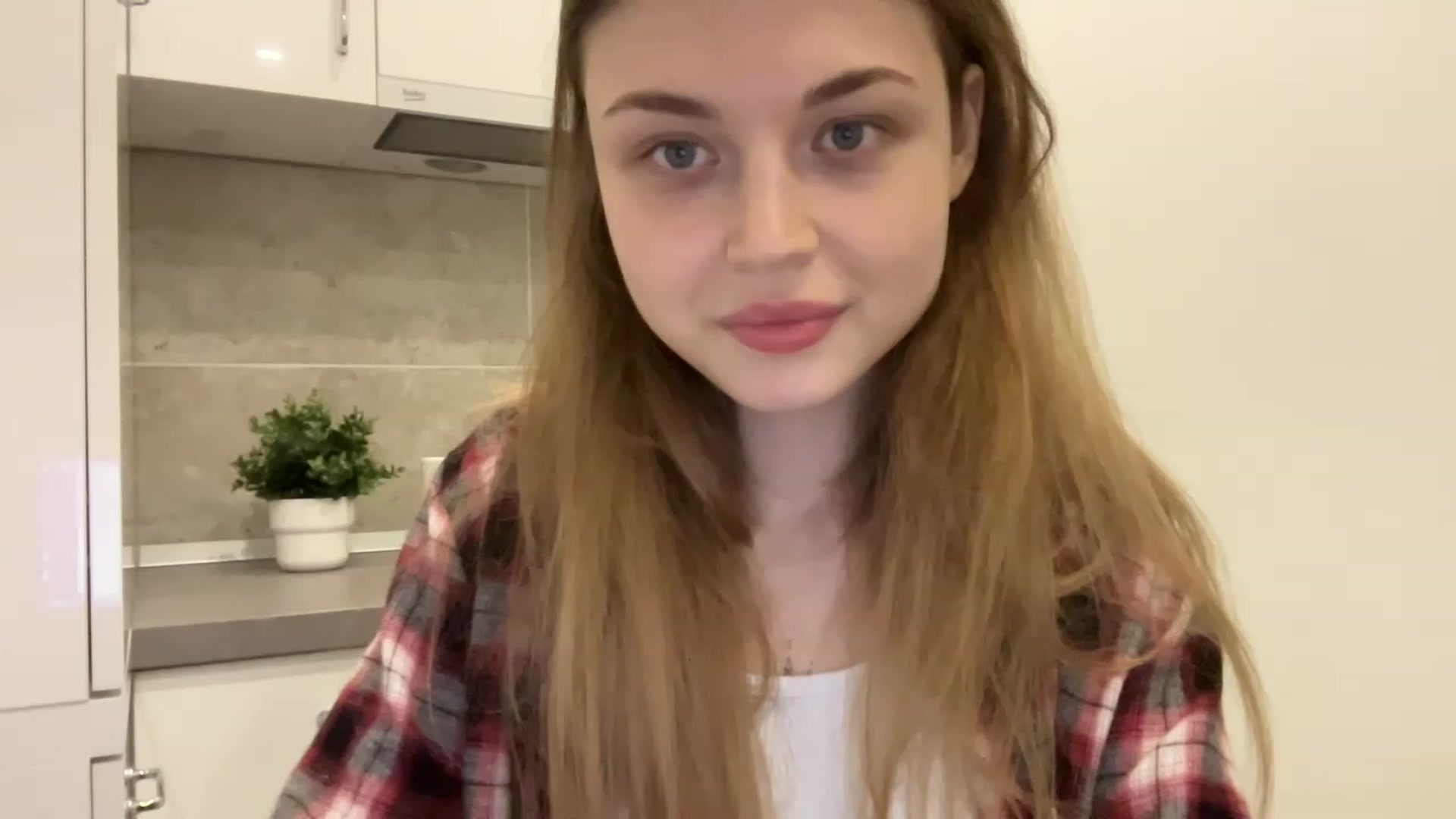 Gallery image thumbnail from Coconut_dream's myfreecams stream on, 08/10/2023, 17:52 image 18 of 20