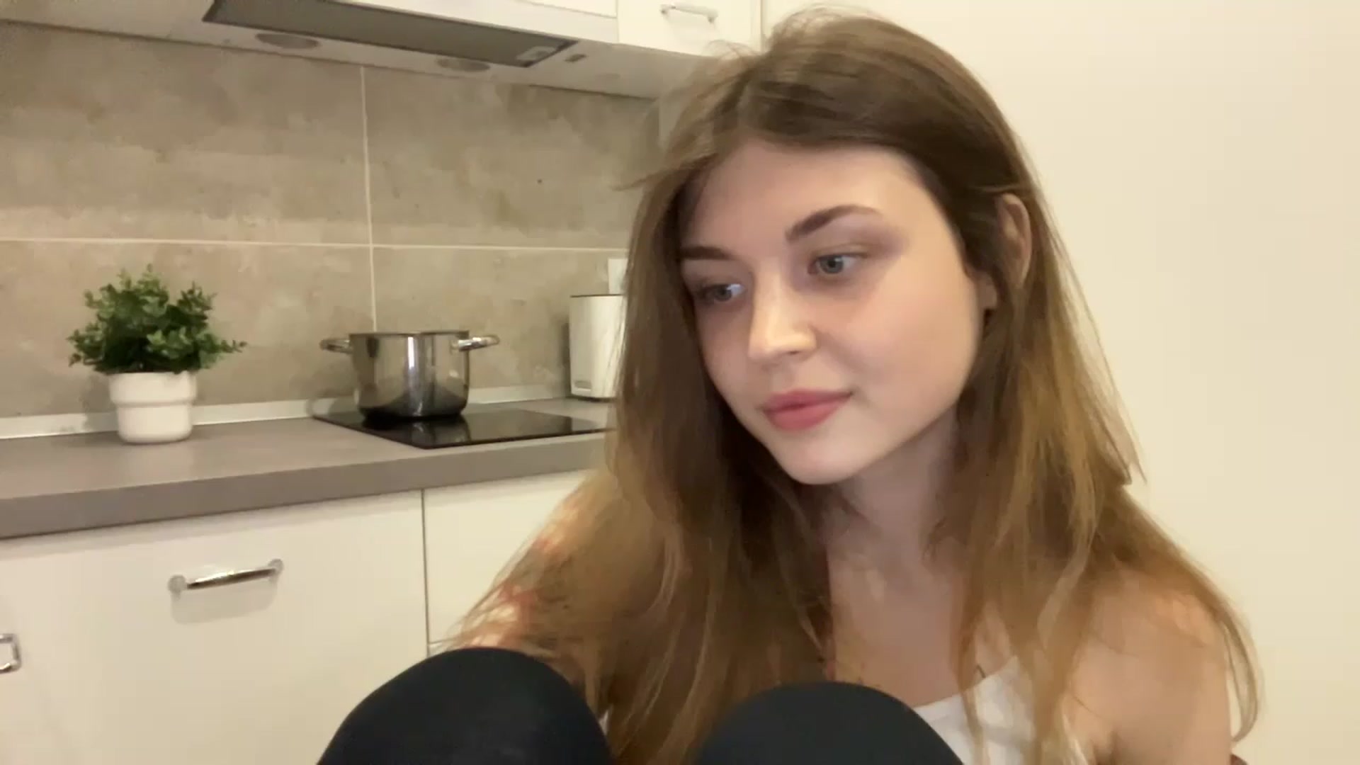 Gallery image thumbnail from Coconut_dream's myfreecams stream on, 08/10/2023, 17:52 image 12 of 20