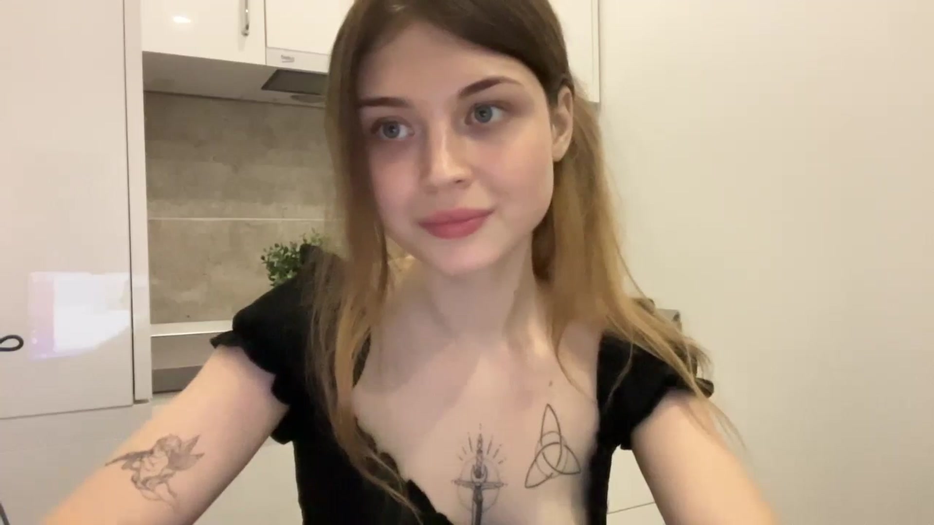Gallery image thumbnail from Coconut_dream's myfreecams stream on, 08/11/2023, 16:31 image 9 of 20