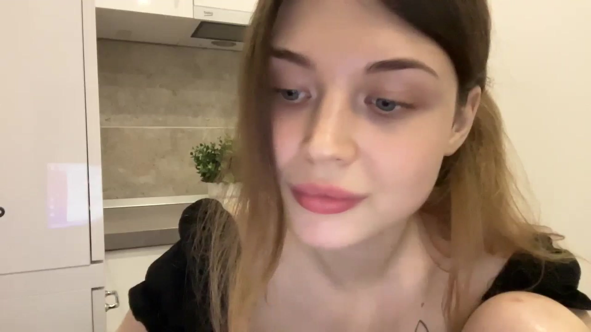 Gallery image thumbnail from Coconut_dream's myfreecams stream on, 08/11/2023, 16:31 image 7 of 20
