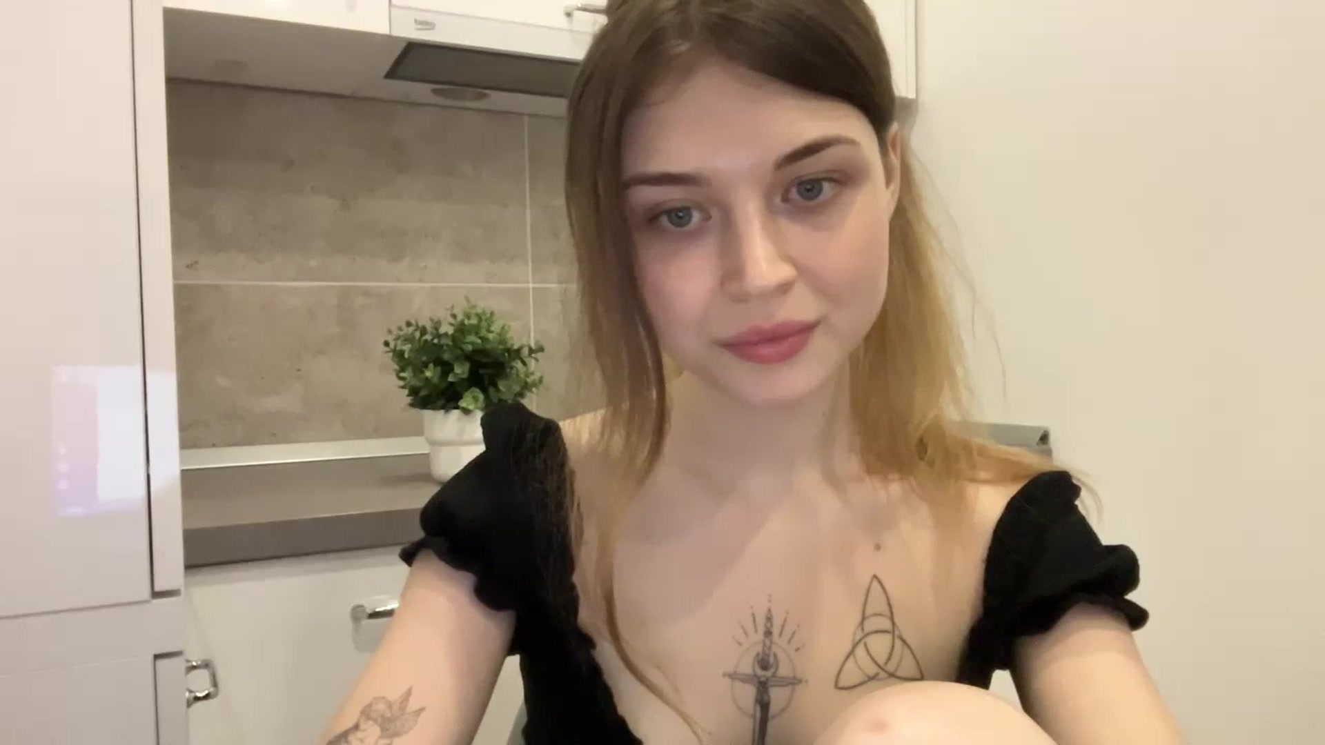Gallery image thumbnail from Coconut_dream's myfreecams stream on, 08/11/2023, 16:31 image 2 of 20