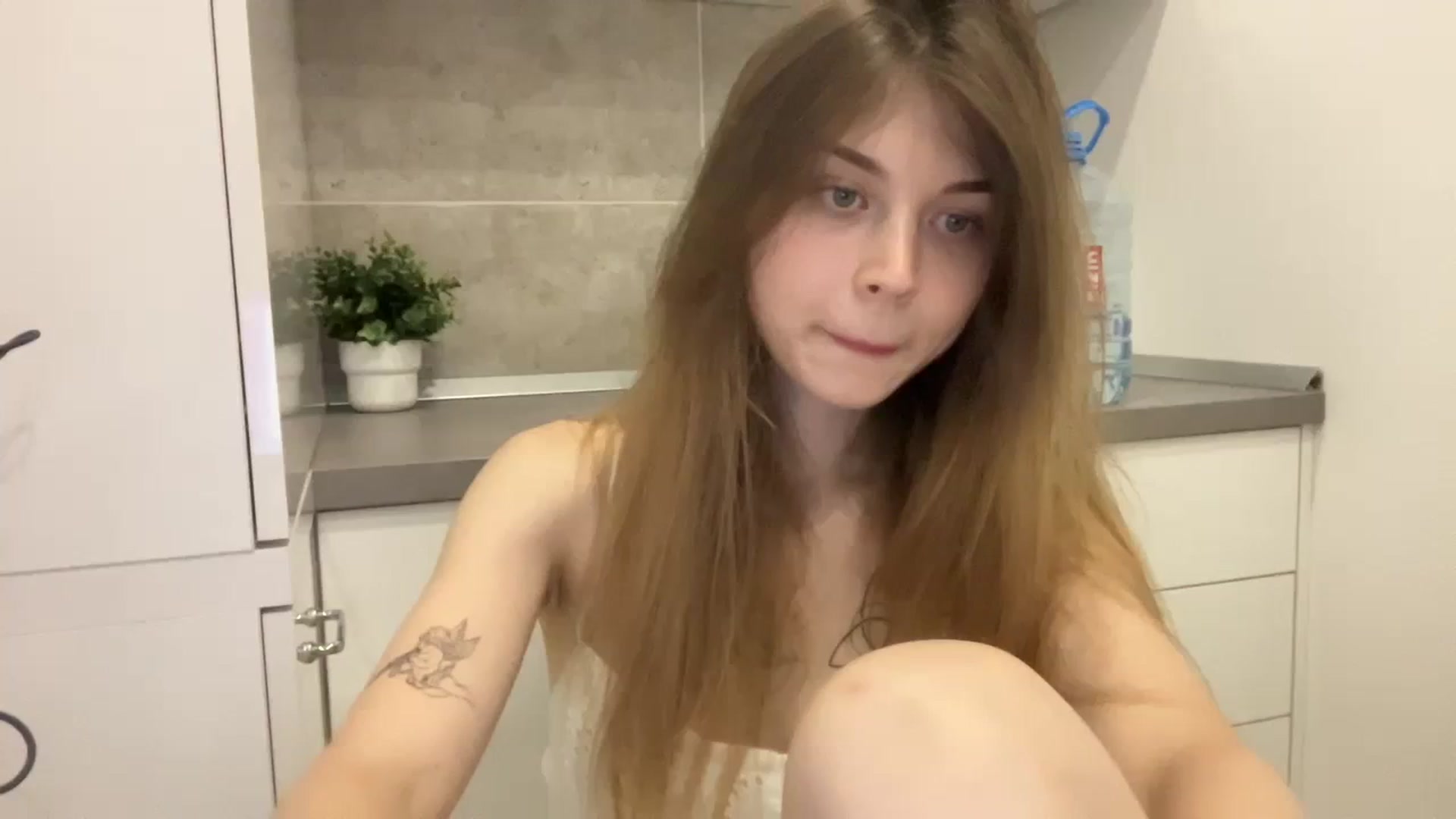Gallery image thumbnail from Coconut_dream's myfreecams stream on, 08/12/2023, 18:57 image 9 of 20