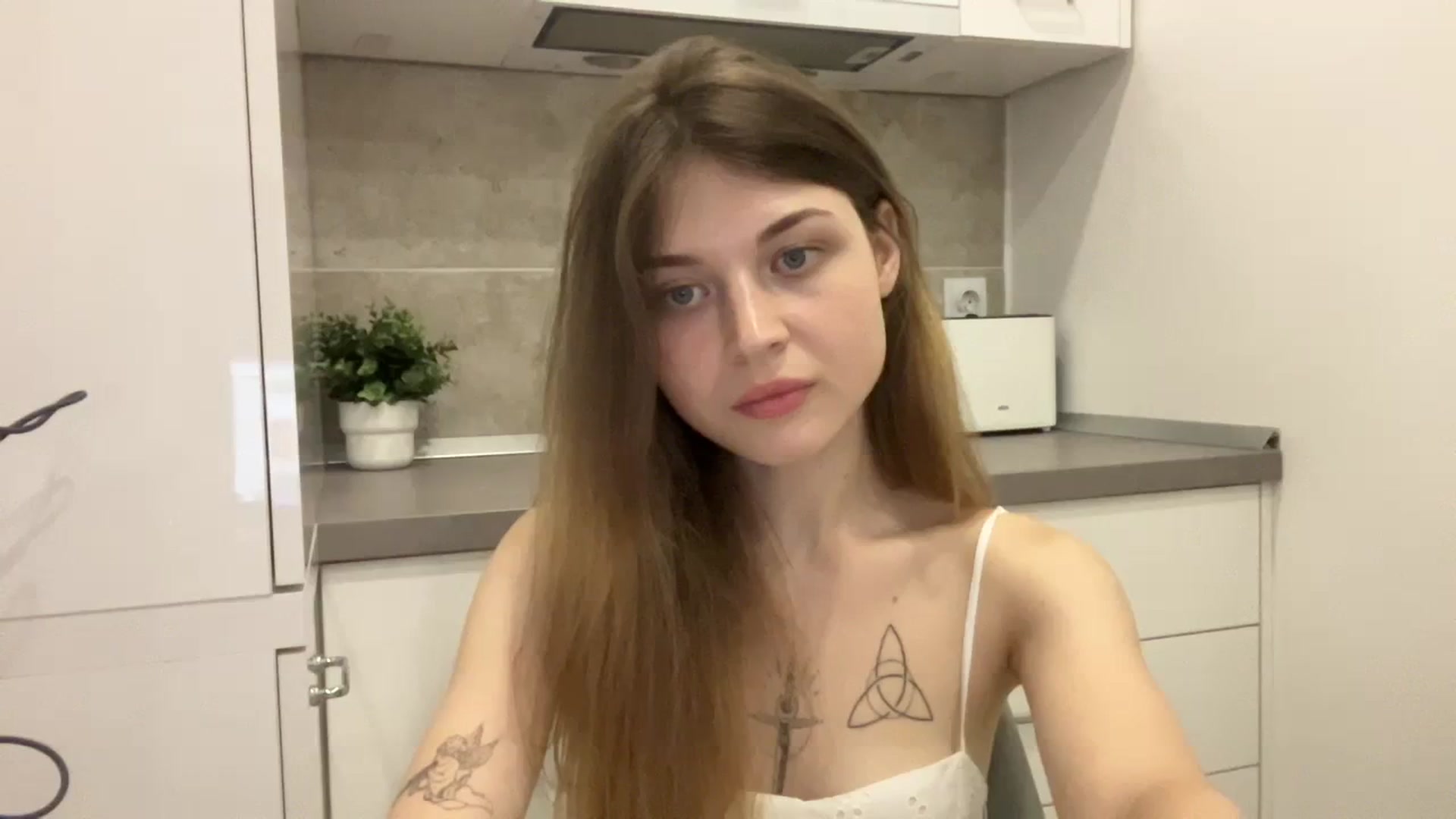 Gallery image thumbnail from Coconut_dream's myfreecams stream on, 08/12/2023, 18:57 image 14 of 20