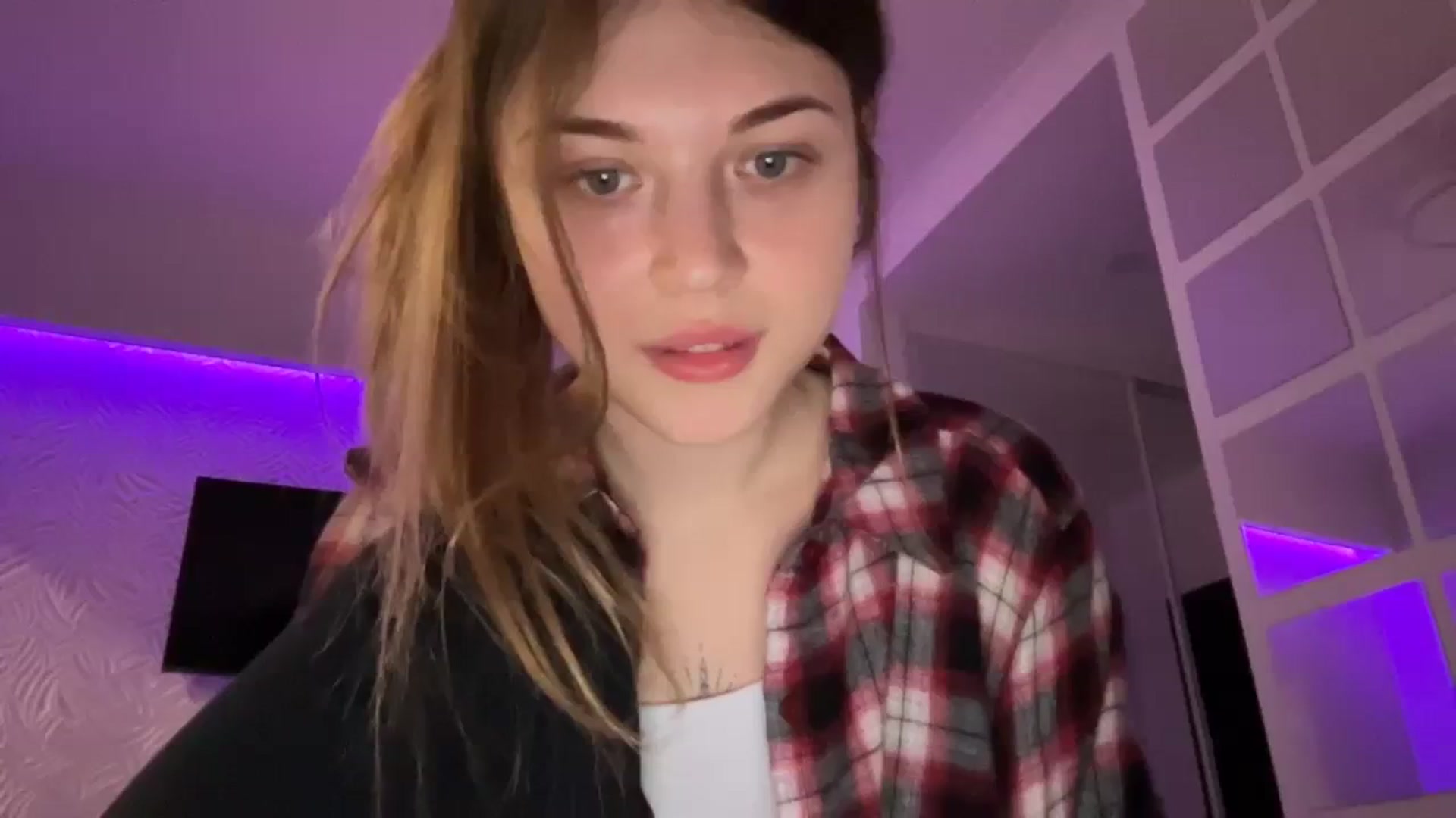 Gallery image thumbnail from Coconut_dream's myfreecams stream on, 08/13/2023, 13:28 image 1 of 20