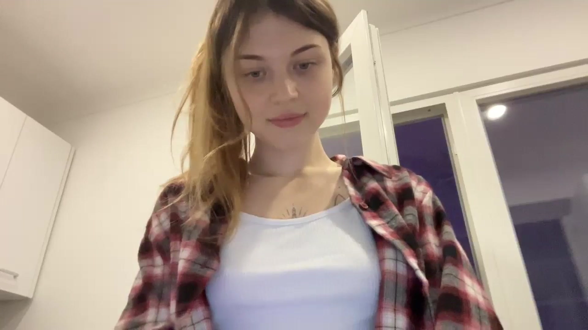 Gallery image thumbnail from Coconut_dream's myfreecams stream on, 08/13/2023, 13:28 image 18 of 20
