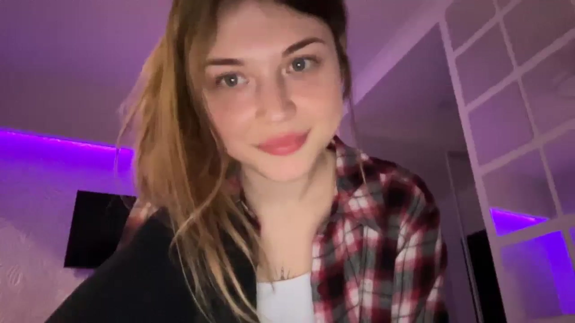 Gallery image thumbnail from Coconut_dream's myfreecams stream on, 08/13/2023, 13:28 image 7 of 20