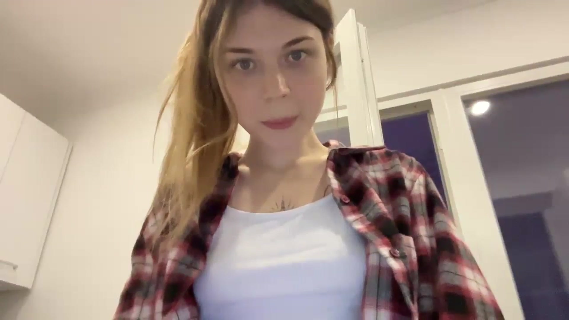 Gallery image thumbnail from Coconut_dream's myfreecams stream on, 08/13/2023, 13:28 image 17 of 20