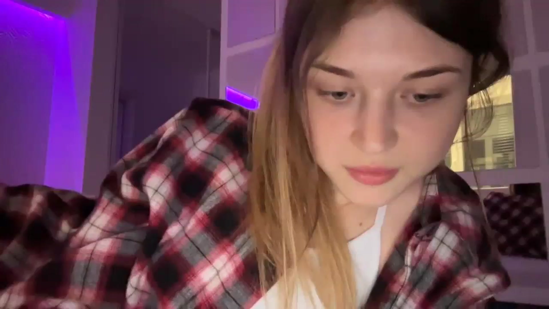 Gallery image thumbnail from Coconut_dream's myfreecams stream on, 08/13/2023, 15:25 image 20 of 20