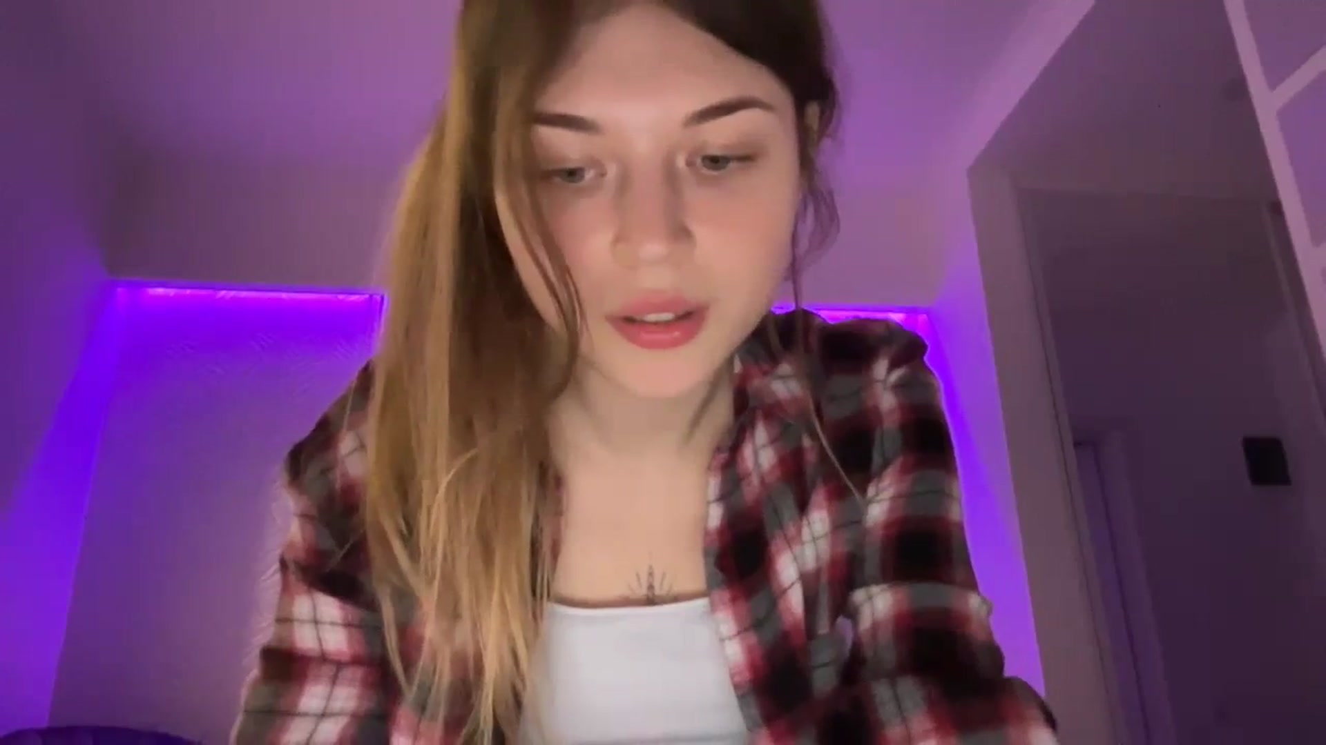Gallery image thumbnail from Coconut_dream's myfreecams stream on, 08/13/2023, 15:25 image 4 of 20