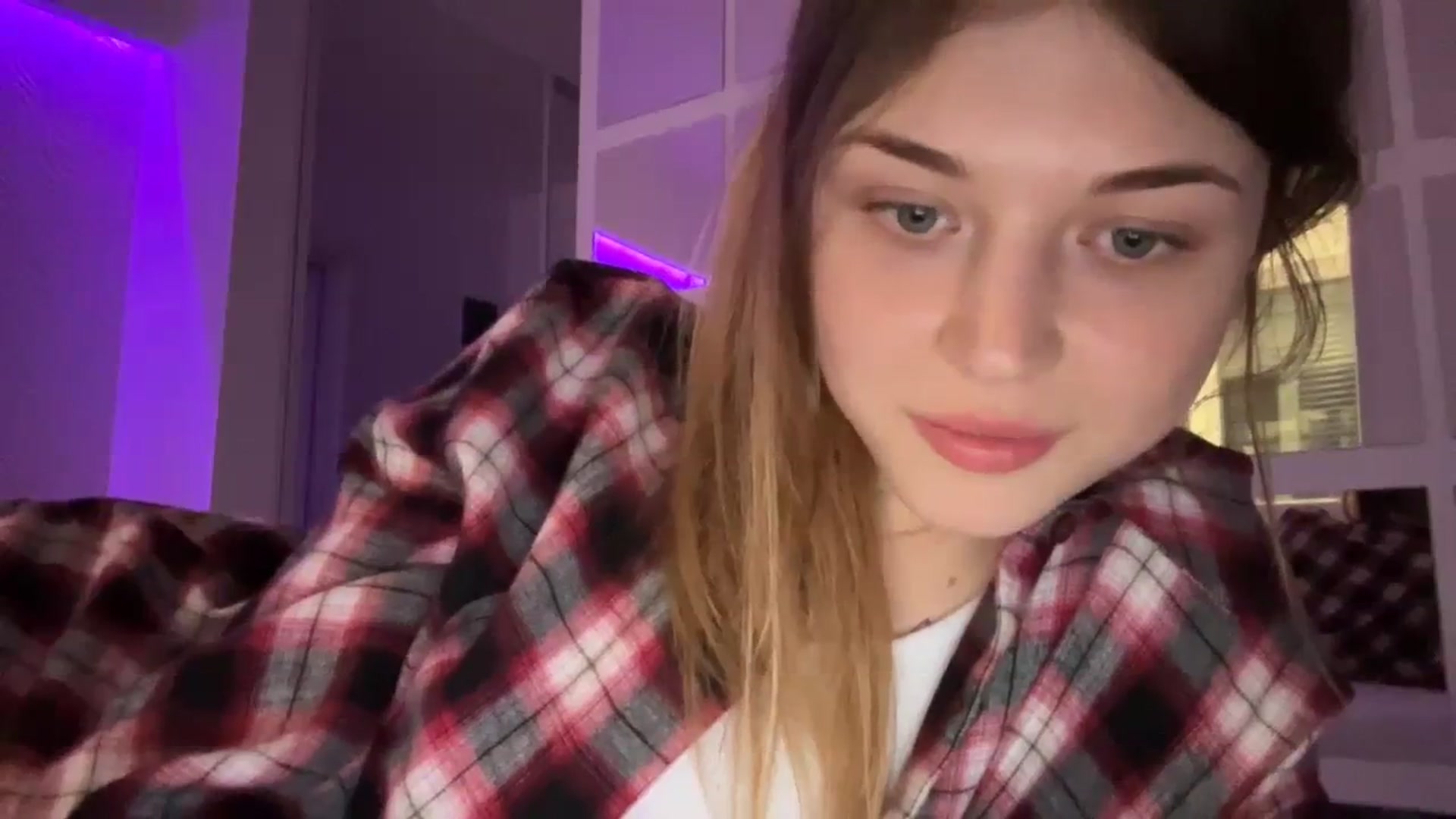 Gallery image thumbnail from Coconut_dream's myfreecams stream on, 08/13/2023, 15:25 image 16 of 20