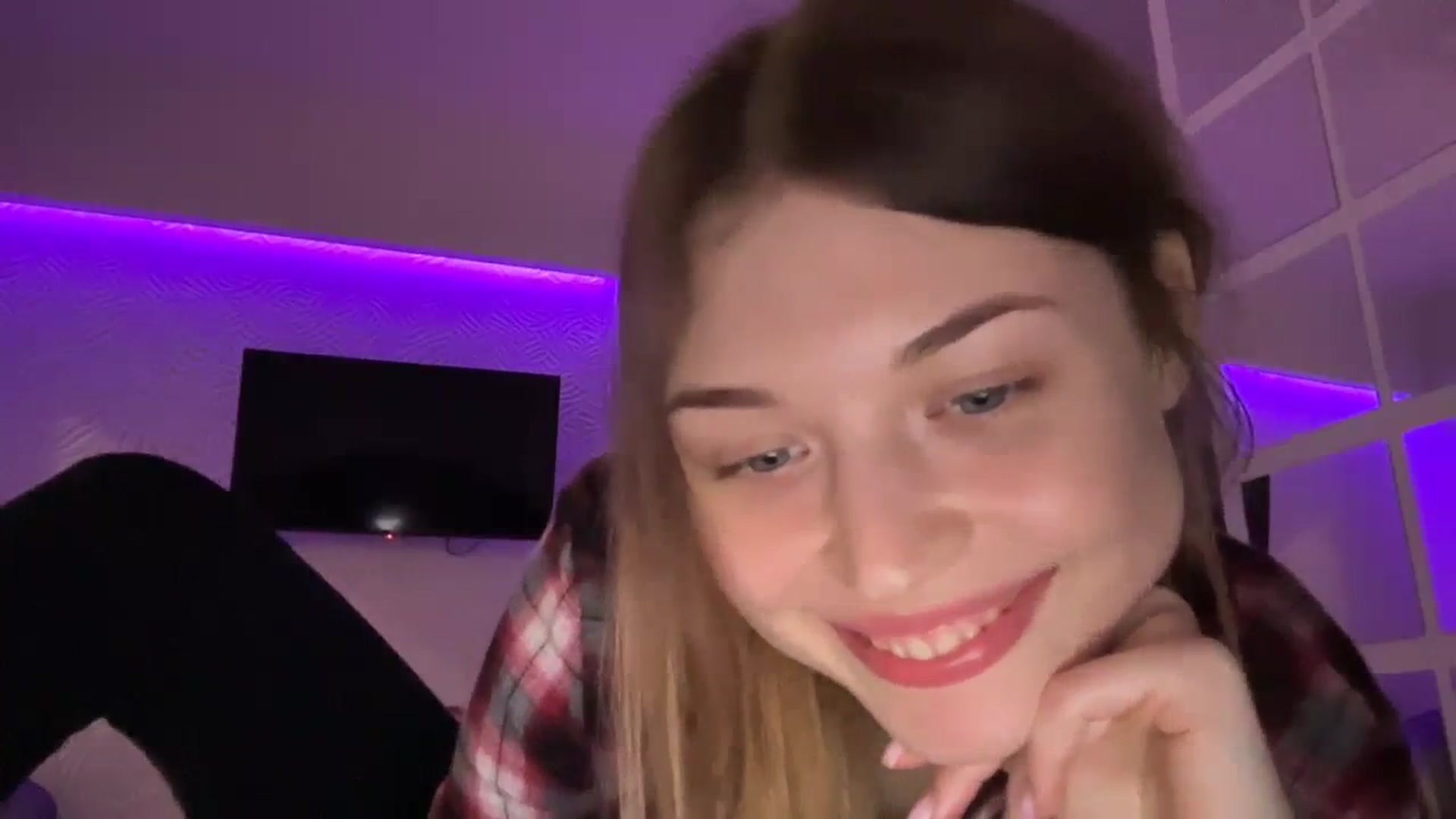 Gallery image thumbnail from Coconut_dream's myfreecams stream on, 08/13/2023, 15:25 image 8 of 20