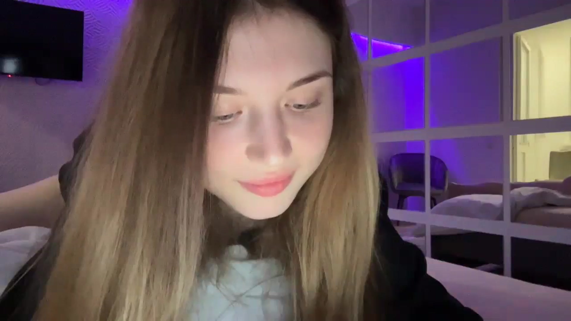 Gallery image thumbnail from Coconut_dream's myfreecams stream on, 08/14/2023, 20:50 image 8 of 20