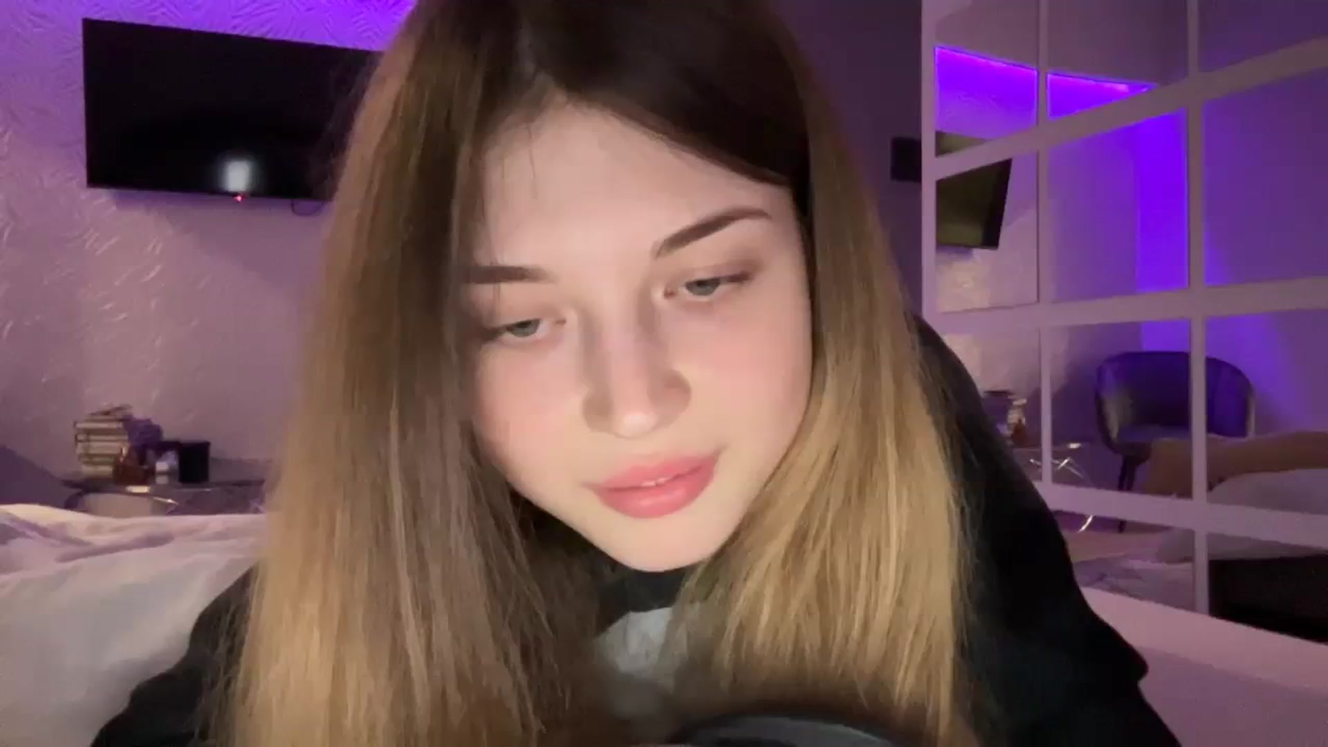 Gallery image thumbnail from Coconut_dream's myfreecams stream on, 08/14/2023, 20:50 image 20 of 20