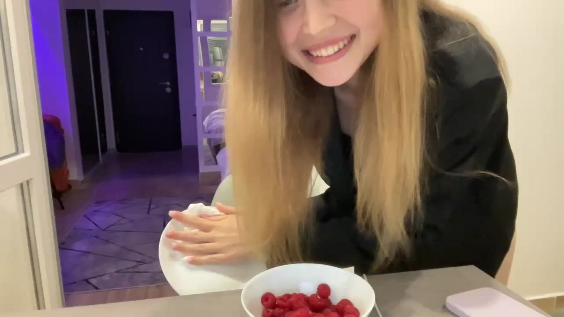 Gallery image thumbnail from Coconut_dream's myfreecams stream on, 08/14/2023, 20:50 image 5 of 20