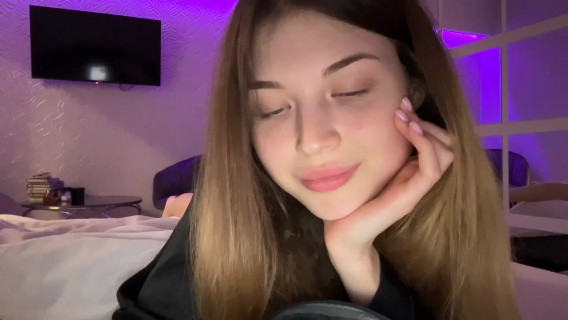 Gallery image thumbnail from Coconut_dream's myfreecams stream on, 08/14/2023, 20:50 image 15 of 20