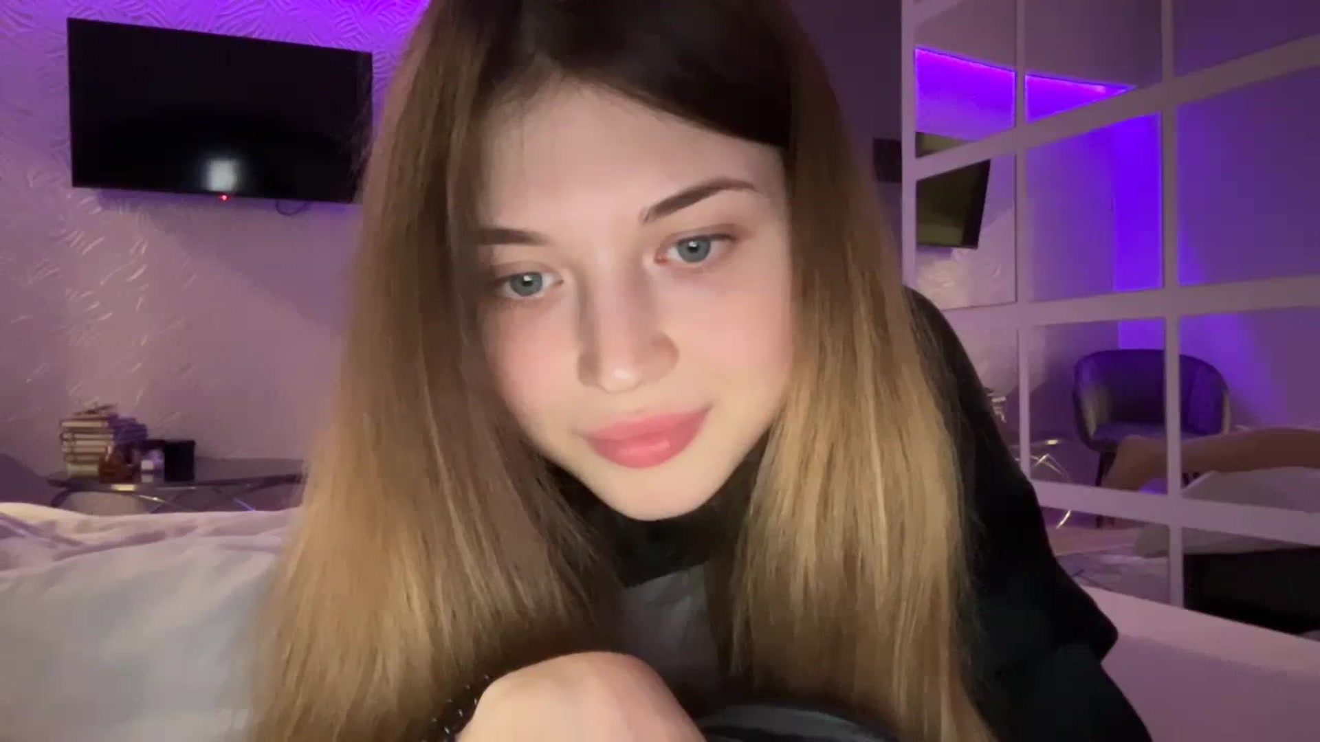 Gallery image thumbnail from Coconut_dream's myfreecams stream on, 08/14/2023, 20:50 image 18 of 20