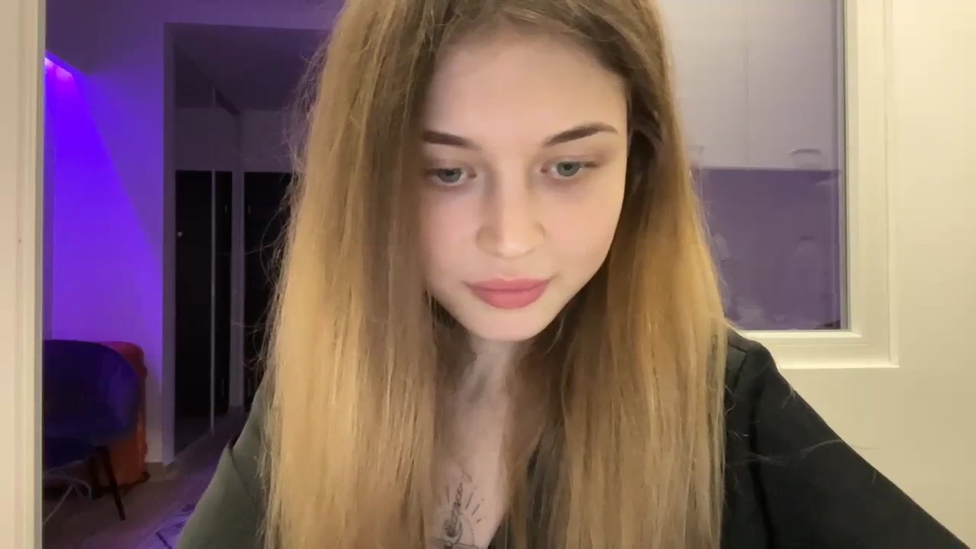 Gallery image thumbnail from Coconut_dream's myfreecams stream on, 08/14/2023, 20:50 image 2 of 20