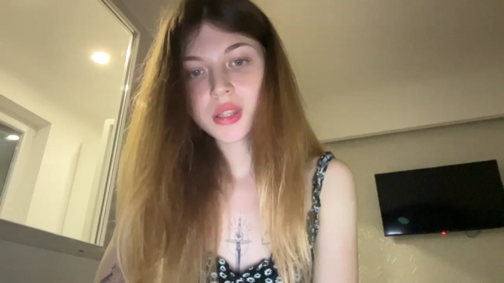 Gallery image thumbnail from Coconut_dream's myfreecams stream on, 08/17/2023, 18:08 image 8 of 20