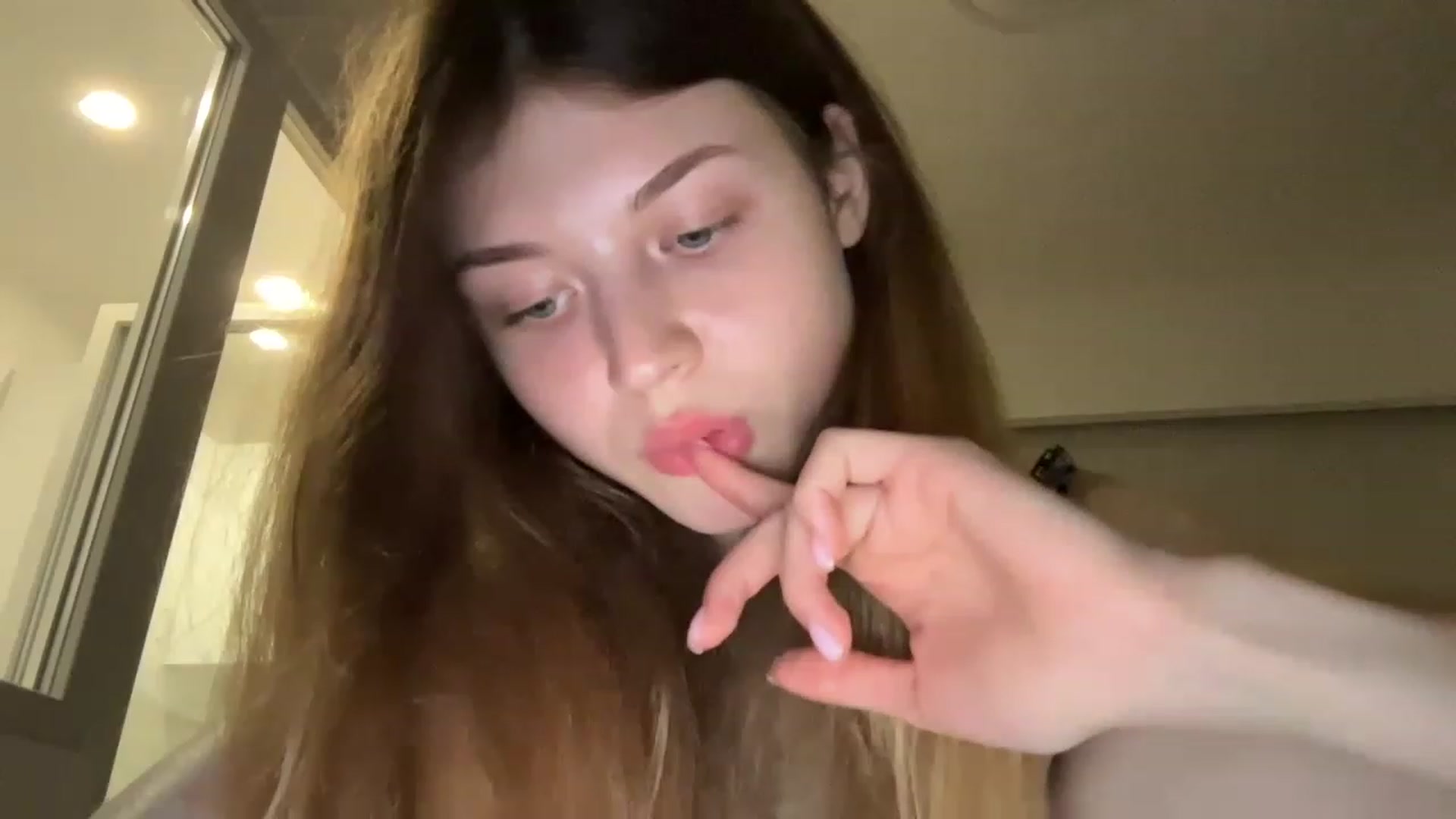 Gallery image thumbnail from Coconut_dream's myfreecams stream on, 08/17/2023, 18:08 image 9 of 20