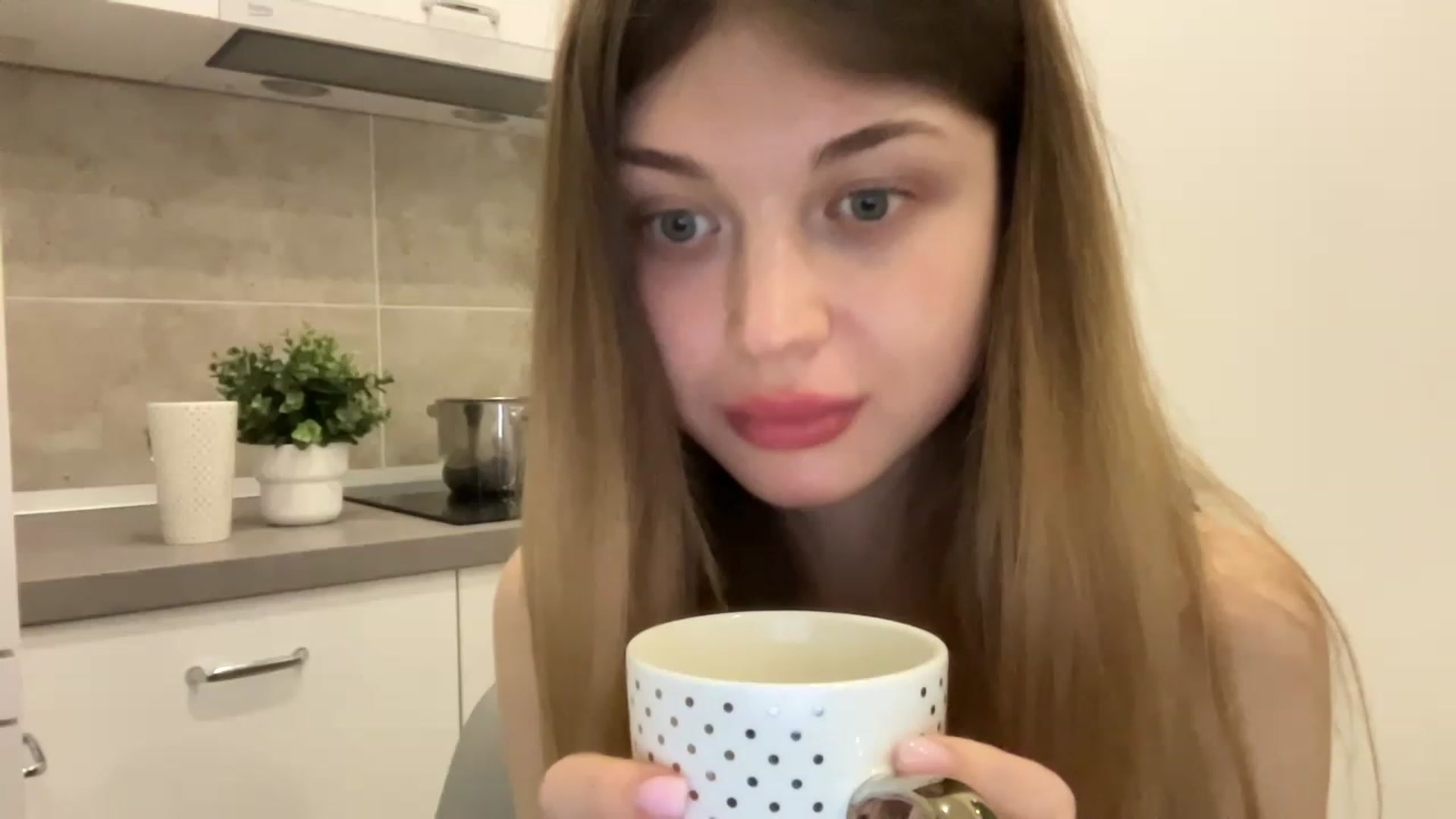 Gallery image thumbnail from Coconut_dream's myfreecams stream on, 08/17/2023, 18:08 image 5 of 20