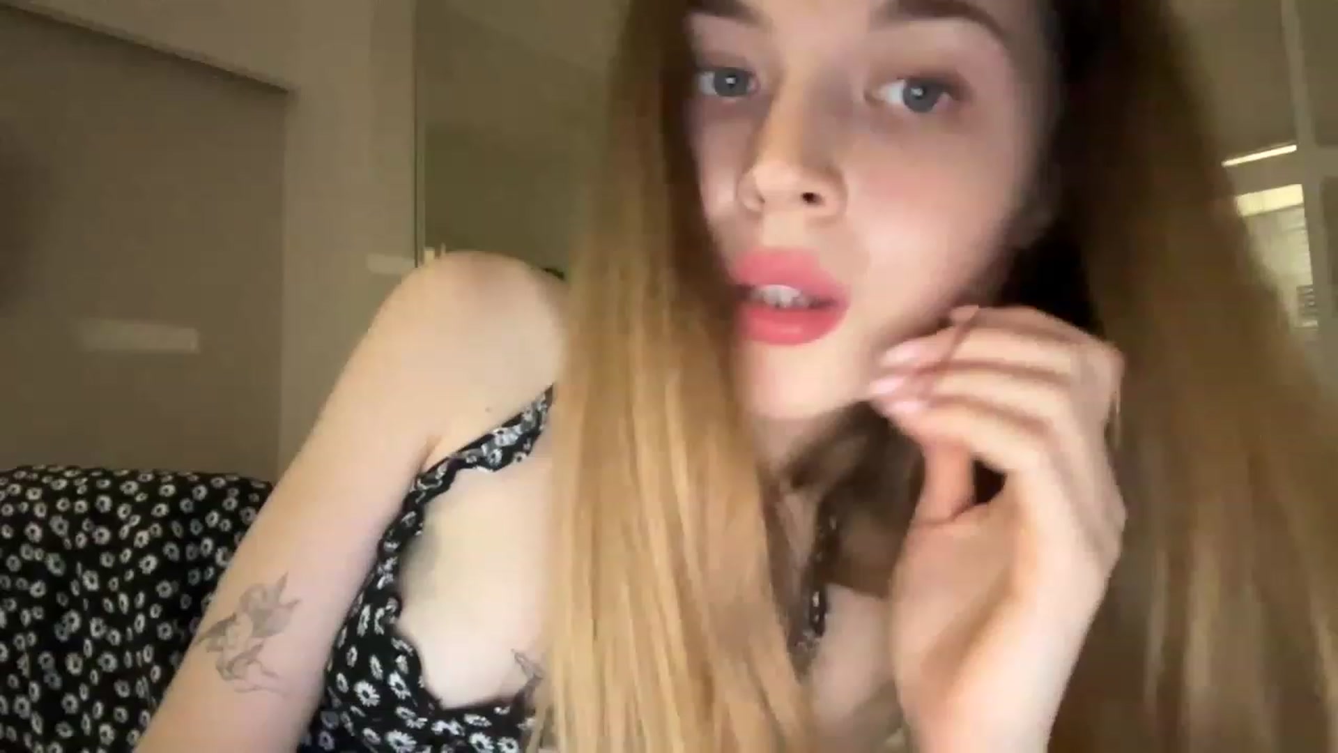 Gallery image thumbnail from Coconut_dream's myfreecams stream on, 08/17/2023, 18:08 image 1 of 20